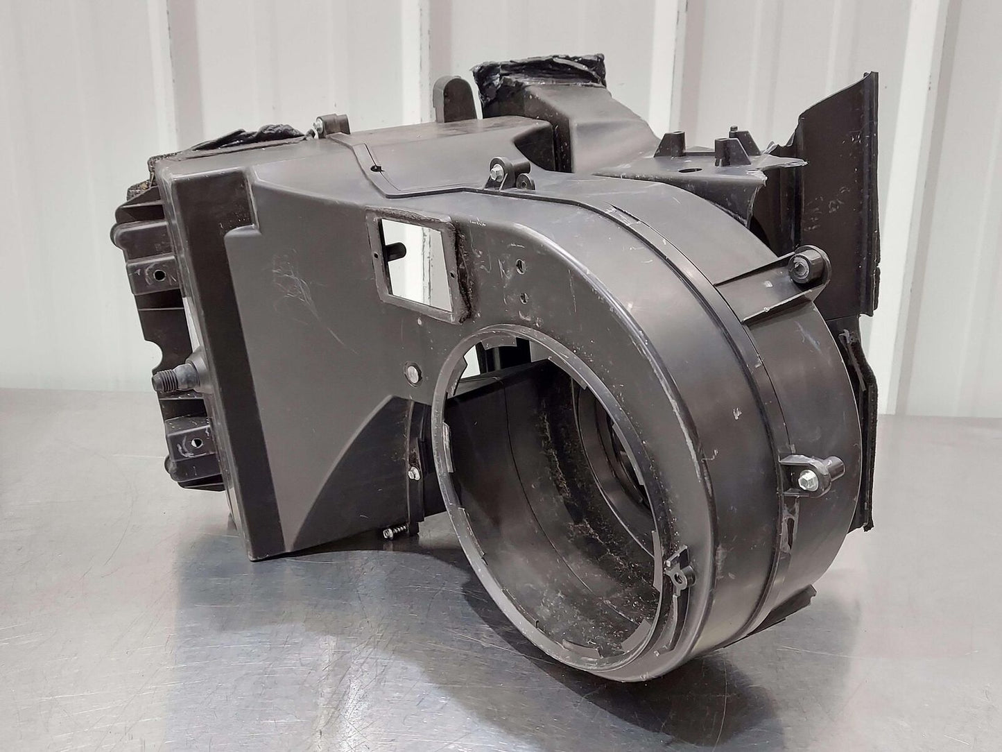 2018 Mclaren 720s hvac Heater Blower Motor Housing *Mount Broken*