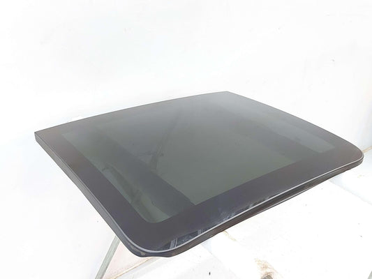 15-18 PORSCHE MACAN S 95B FRONT SUN ROOF GLASS PANORAMIC 95B877055Z *SCRATCHES*