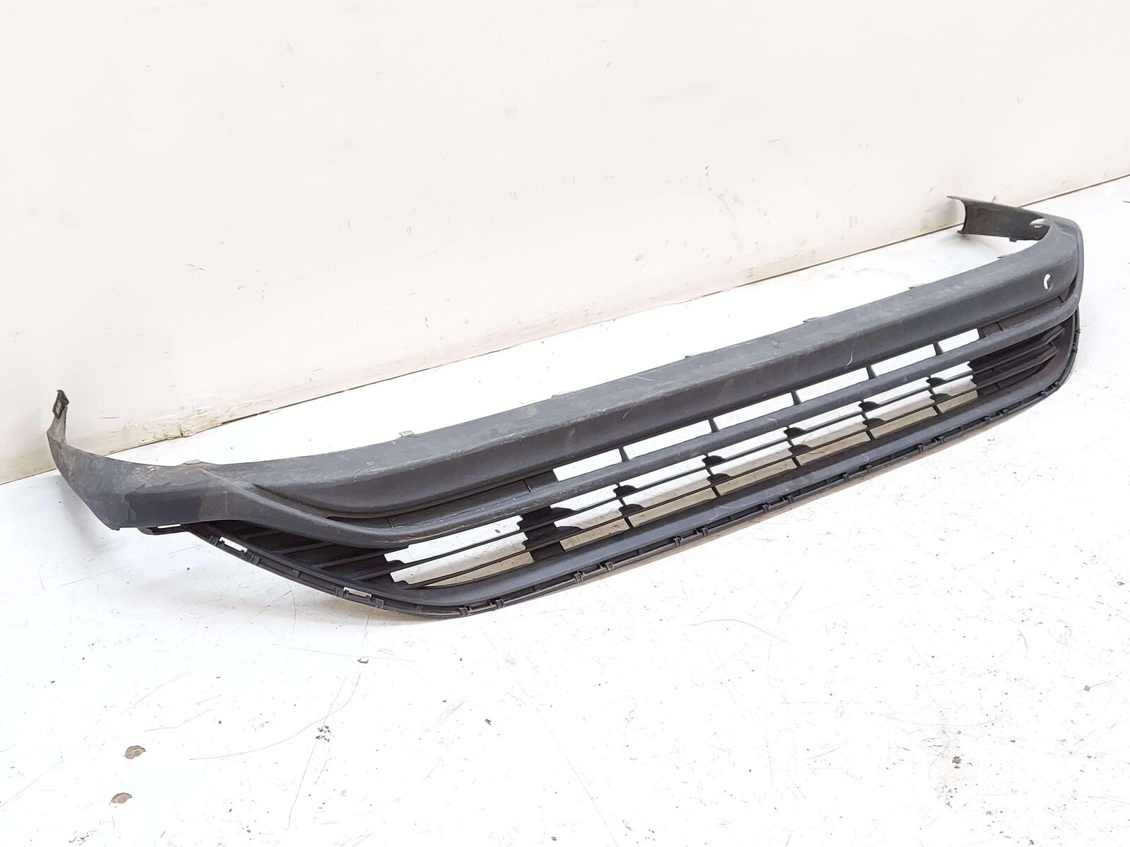 20-23 TOYOTA HIGHLANDER FRONT BUMPER LOWER SECTION BLACK TEXTURED