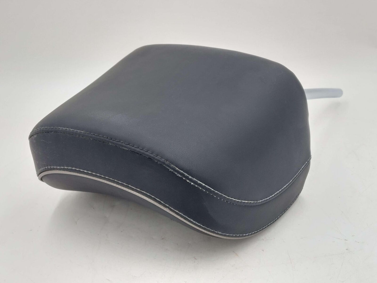 20-23 HYUNDAI PALISADE LEFT HEADREST BLACK NAPPA LEATHER *RUST DISCOLORATION*