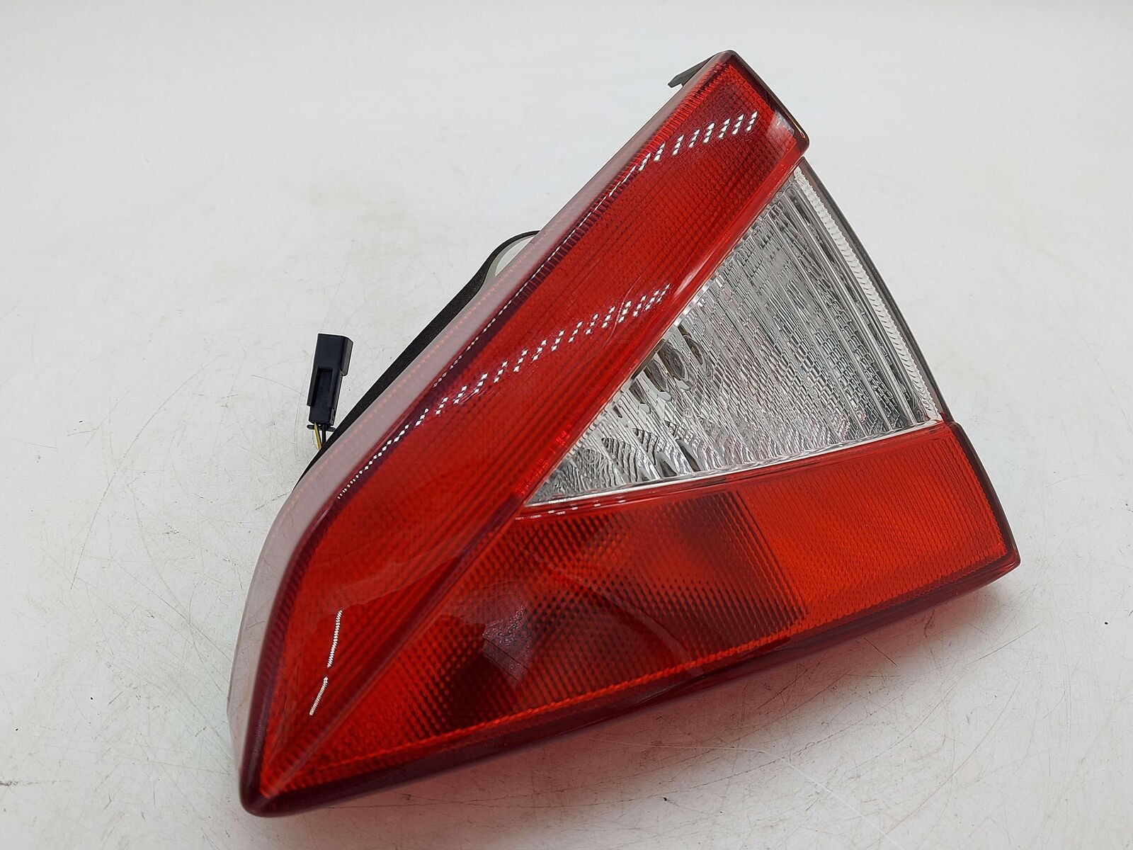 2010 Maserati GranTurismo S M145 Coupe RIGHT TAIL LIGHT LAMP INNER 231568