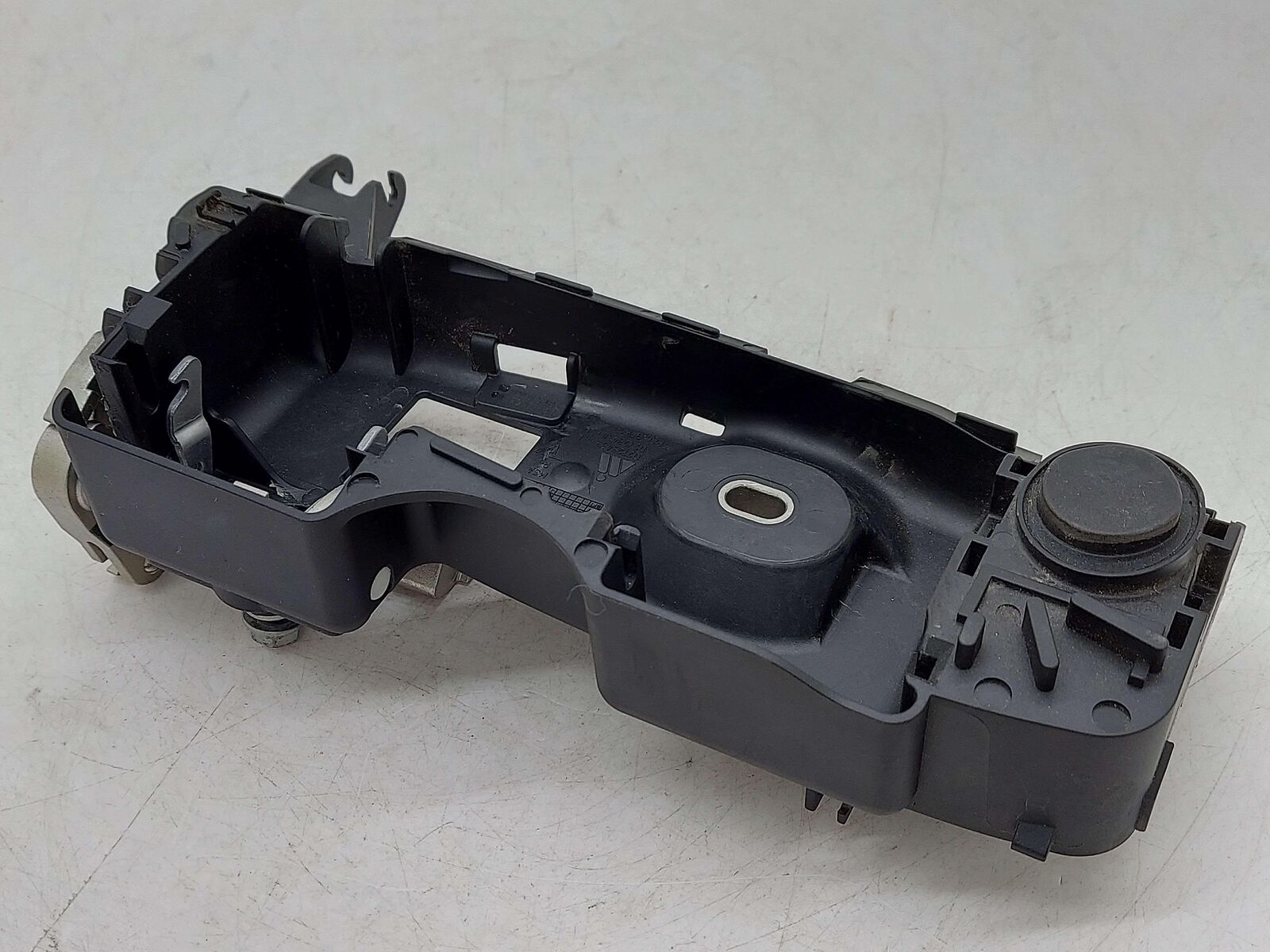 14-16 PORSCHE CAYMAN GT4 981 RIGHT OUTSIDE EXTERIOR DOOR HANDLE BRACKET