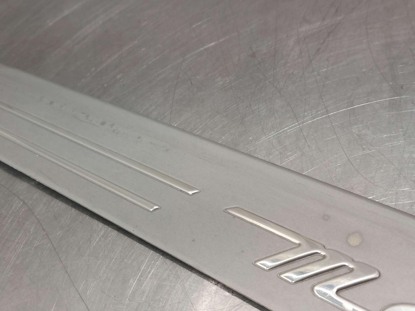 2010 Maserati GranTurismo S M145 Coupe LEFT SCUFF SILL PLATE 'Maserati'