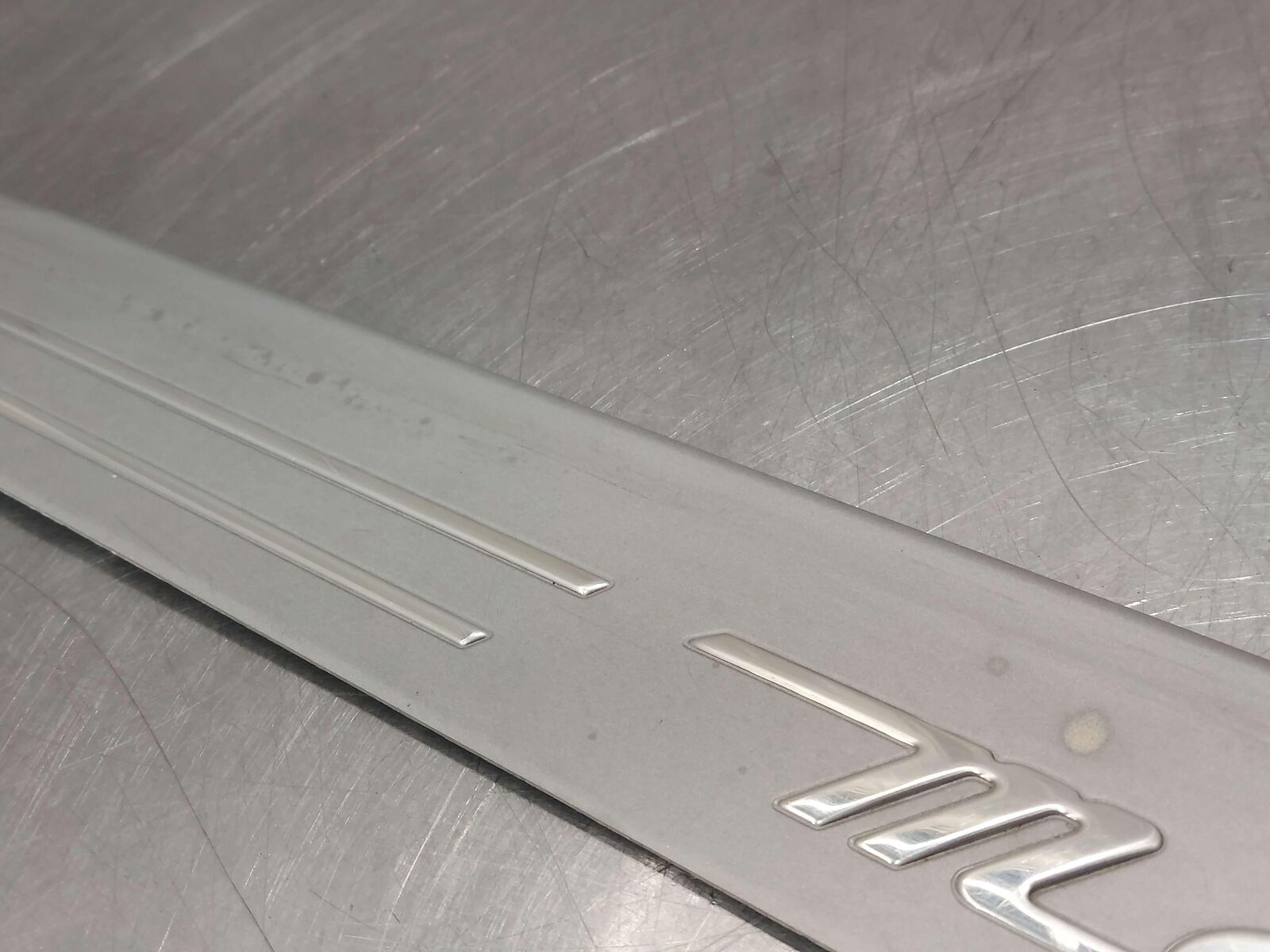 2010 Maserati GranTurismo S M145 Coupe LEFT SCUFF SILL PLATE 'Maserati'