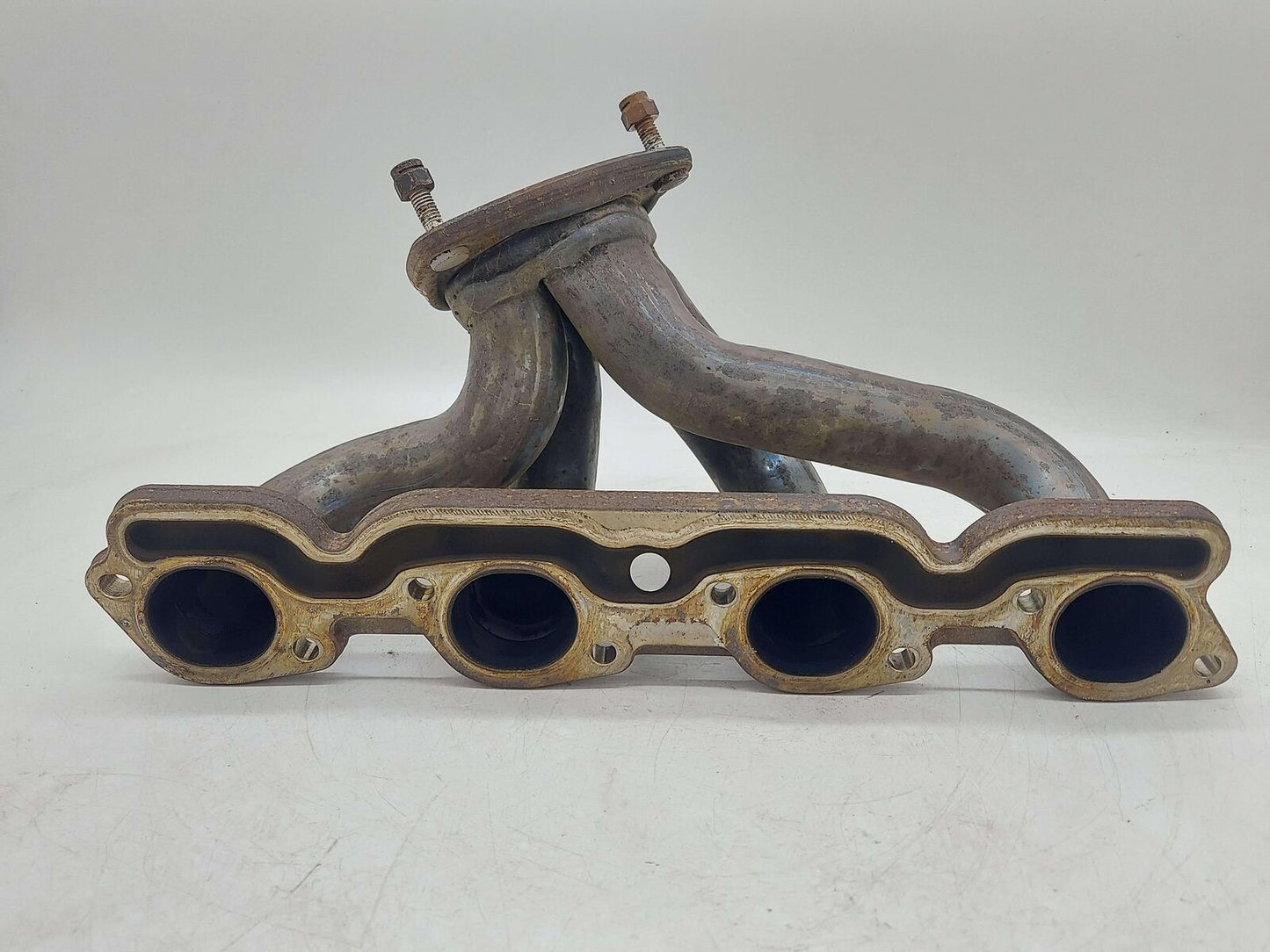 2010 Maserati GranTurismo S M145 Coupe RIGHT EXHAUST MANIFOLD 4.7L 2418508002