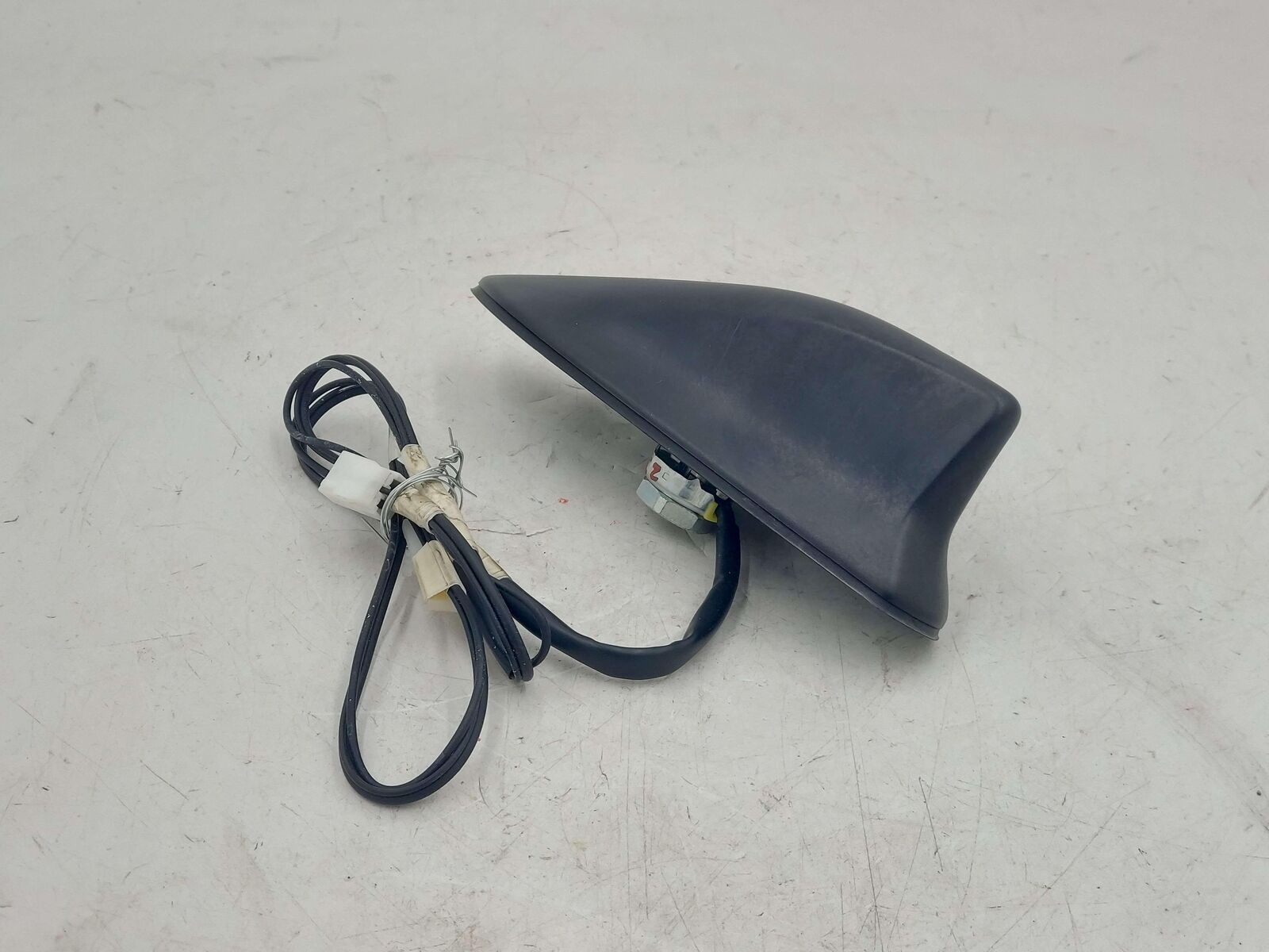 16-19 TOYOTA TACOMA BLACK NAVIGATION GPS SHARK FIN ANTENNA *MINOR SCRATCH* OEM