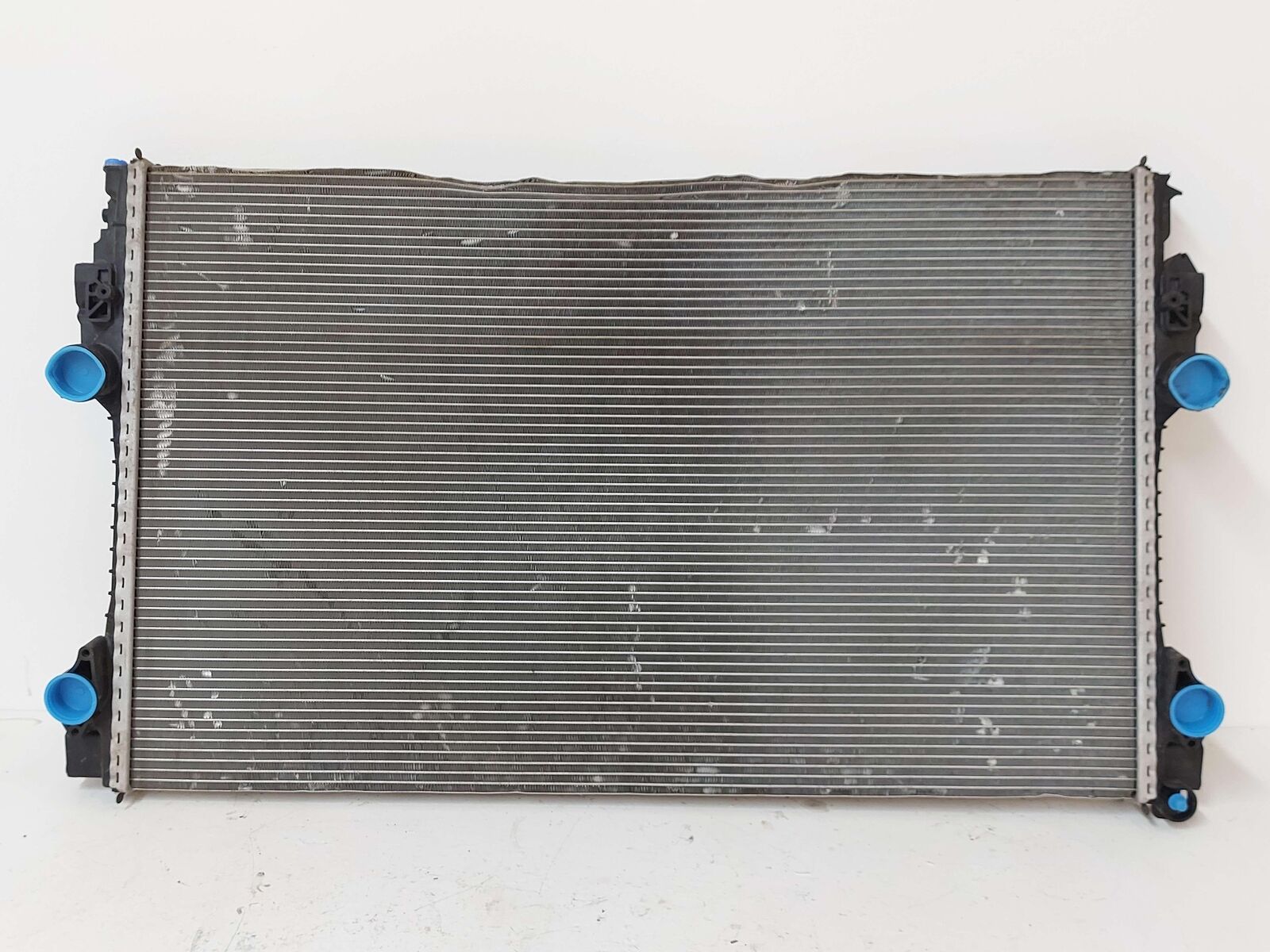 10-16 PORSCHE PANAMERA RADIATOR 97010613103 *DENTED FINS BENT*