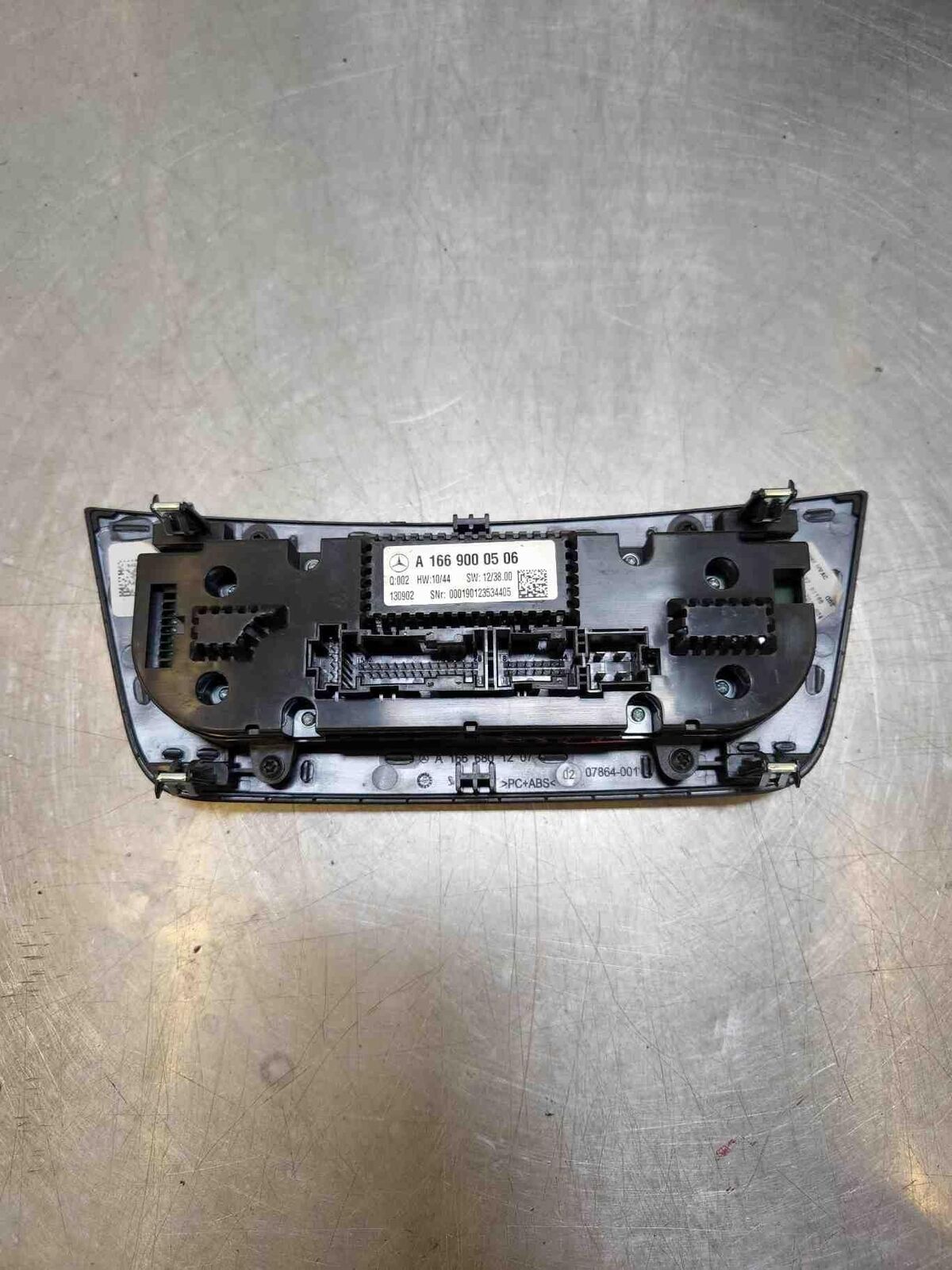 14-16 MERCEDES GL550 FRONT Heater A/c AC CLIAMTE TEMPERATURE Control A1669000506