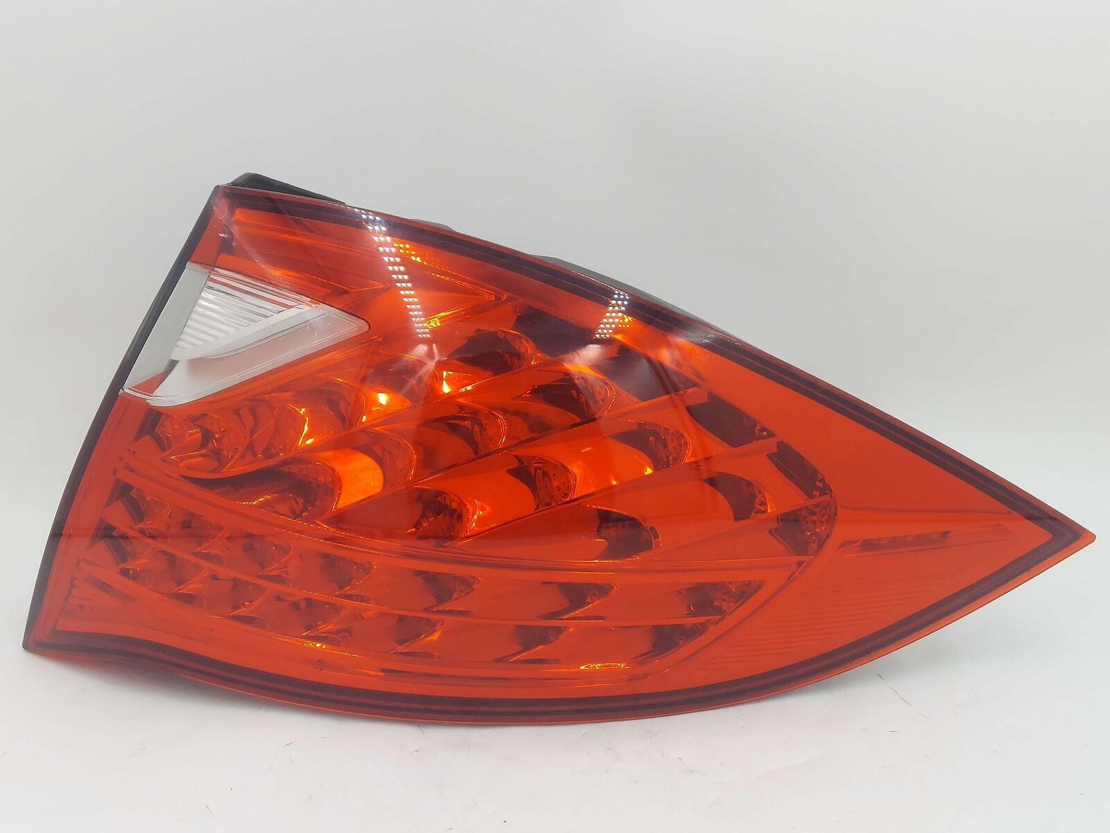 11-14 PORSCHE CAYENNE HYBRID S RIGHT TAIL LIGHT LAMP OUTER QUARTER MOUNTED