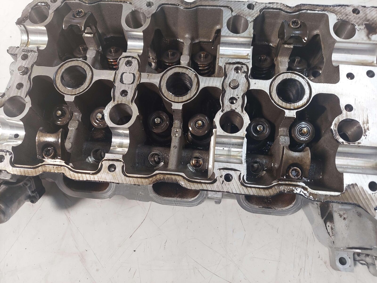 06-12 Mercedes C300 W204 Engine LH Left Cylinder Head 2720104720 0913419382 NOTE