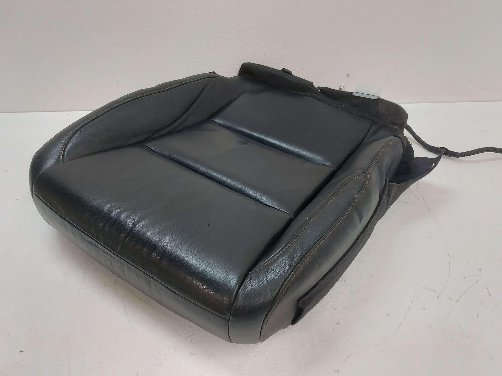 14-16 TOYOTA HIGHLANDER FRONT RIGHT BLACK LEATHER SEAT BASE CUSHION