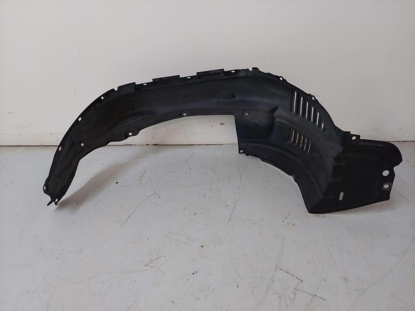 10-13 TOYOTA 4RUNNER FRONT RIGHT WHEEL FENDER LINER W/ DYNAMIC SUSPENSION