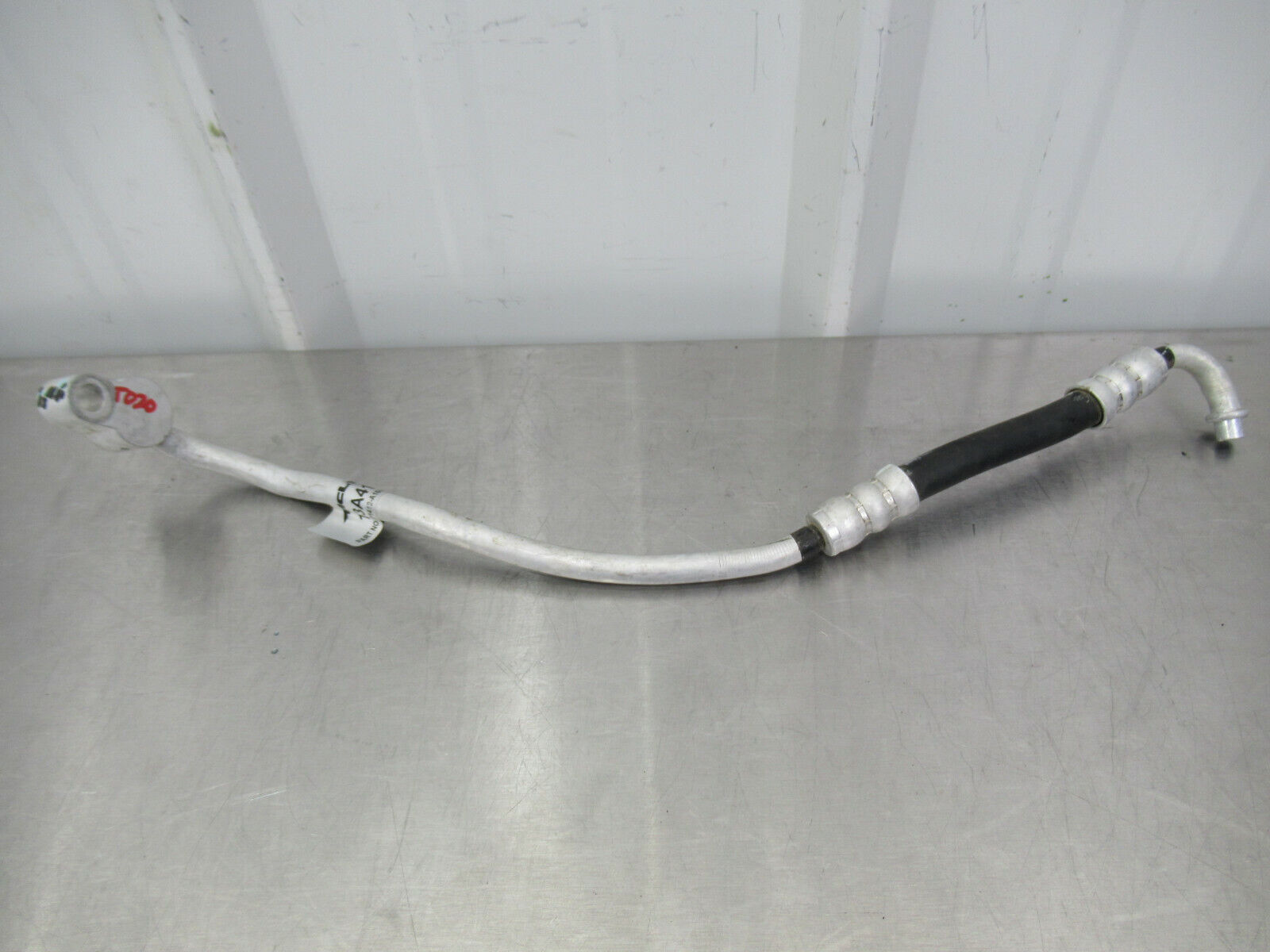 T020 2016 16 MCLAREN 570S AC LINE HOSE PIPE #15 13A4103CP