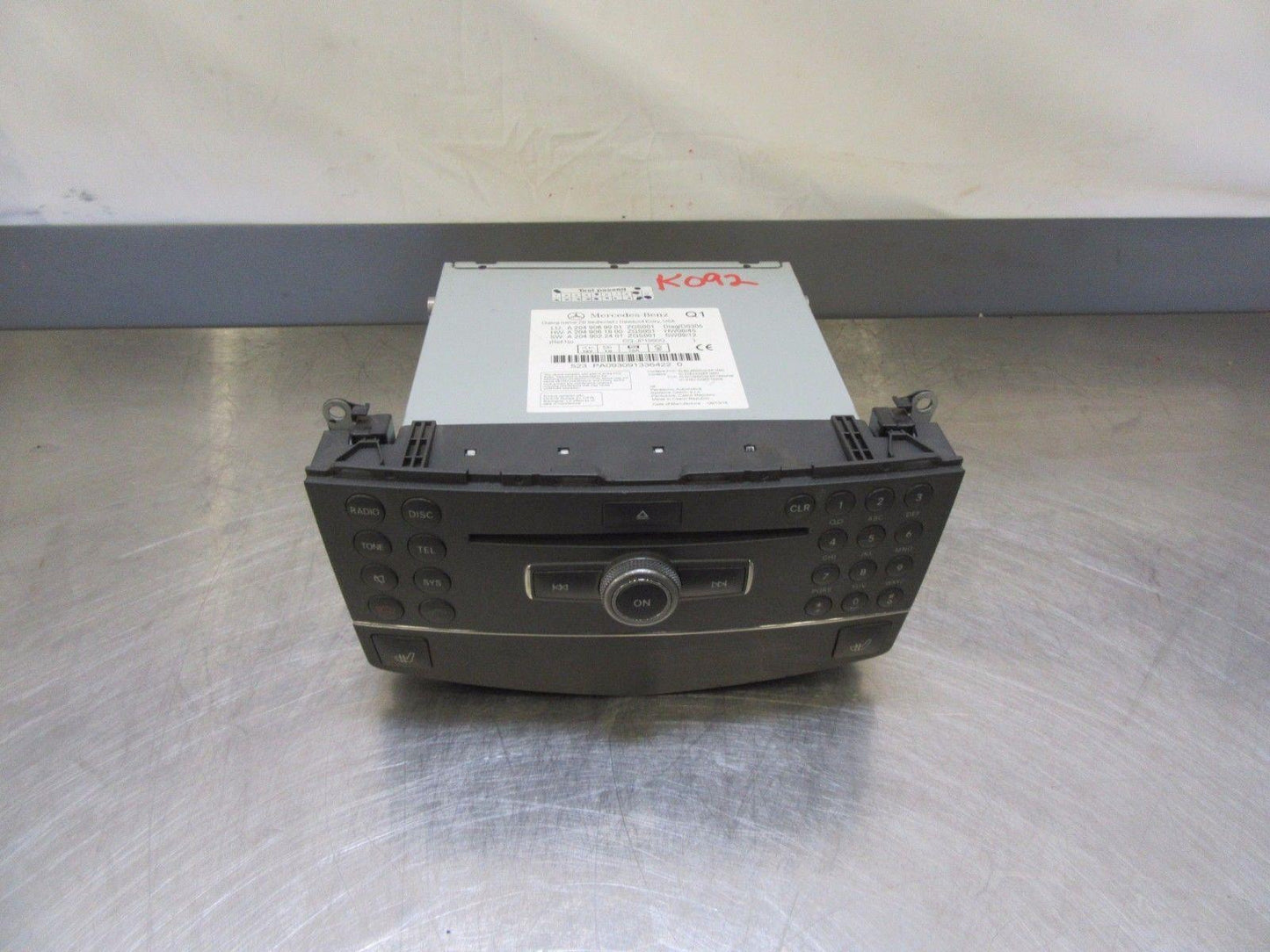 K092 2010 10 MERCEDES C CLASS RADIO RECEIVER UNIT A2049069901