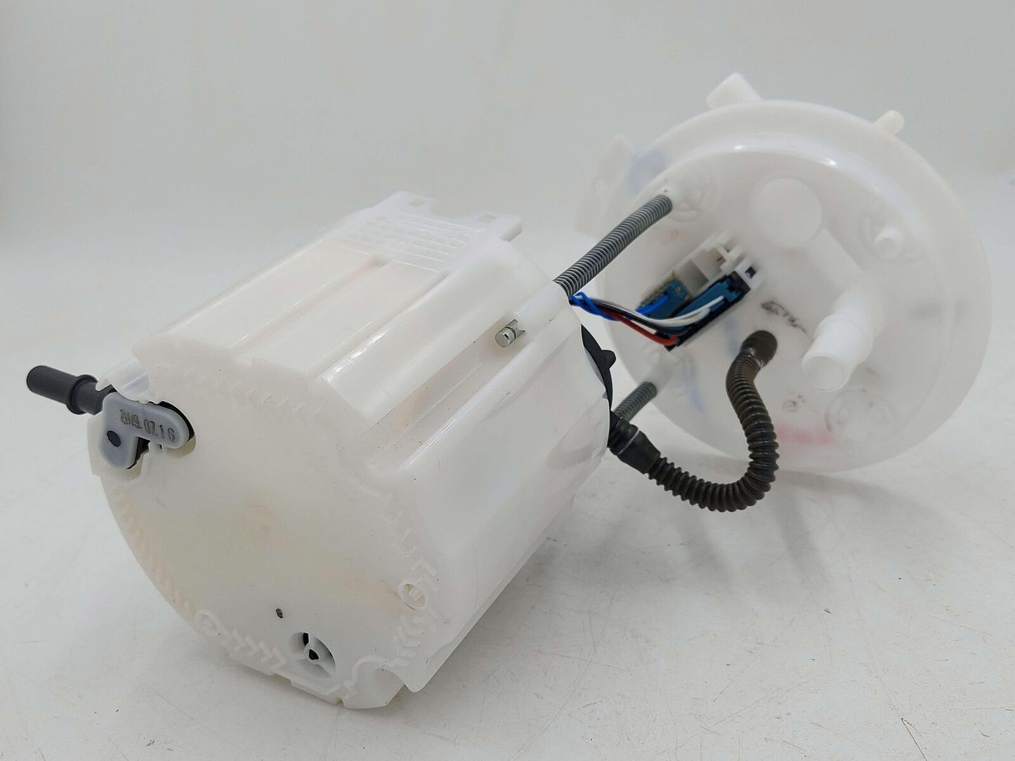 20-21 CADILLAC CT5 2.0L TURBO FUEL PUMP 84800568 13K MILES!