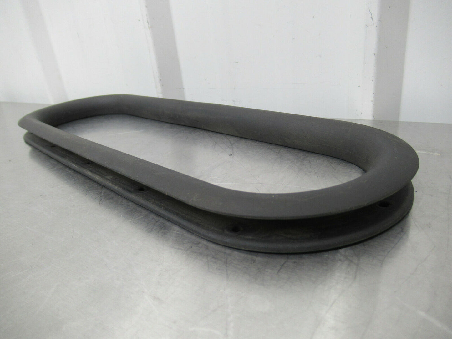 T020 2016 16 MCLAREN 570S HOOD SEAL 13A1353CP