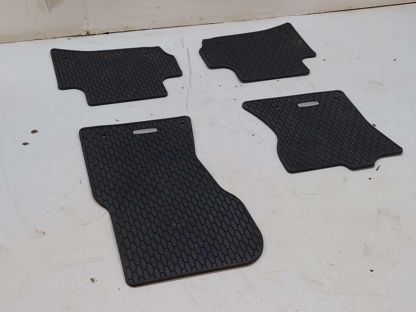 2019 Jaguar F-pace Floor Mats Mat Set HK8M-130A88-AA HK8M-130A88-BA