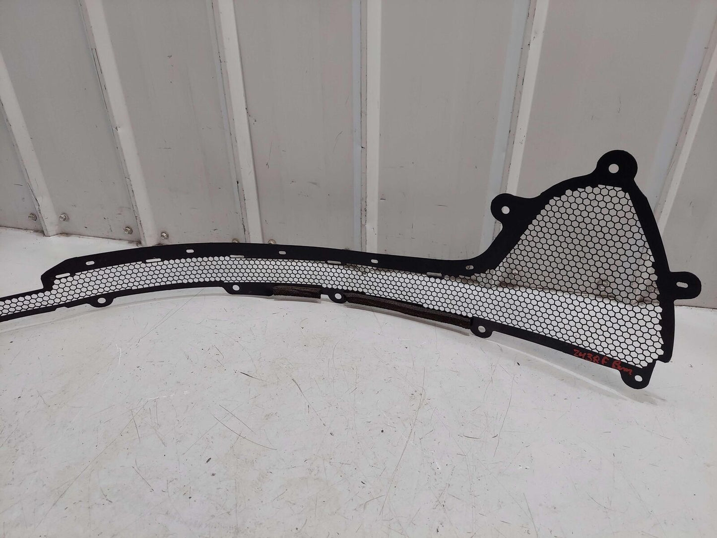 2024 ASTON MARTIN DB12 VOLANTE GRILL GRILLE LOWER MESH TYPE *RUST*