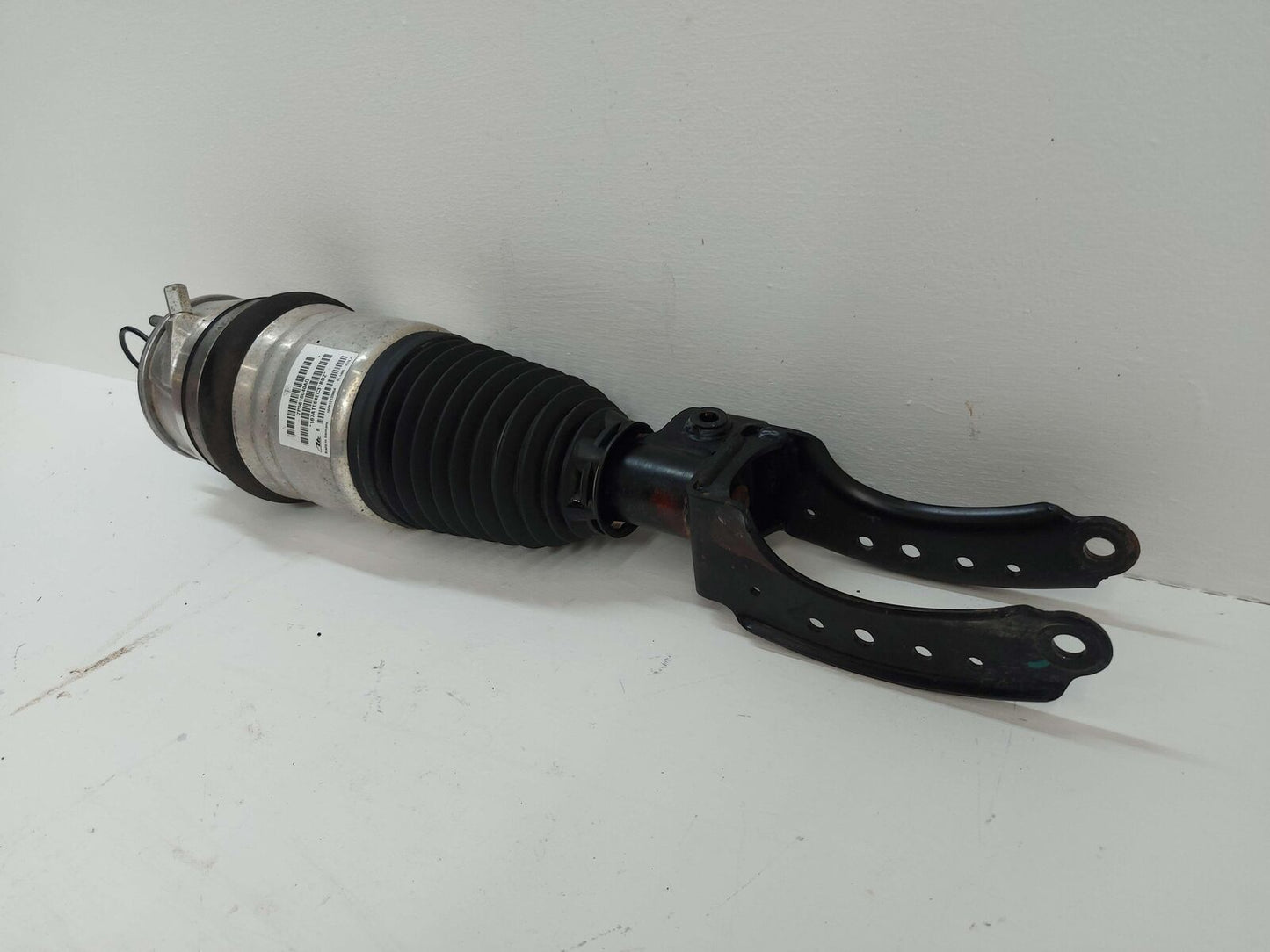 13 14 16 17 18 PORSCHE CAYENNE GTS 958 FRONT RIGHT STRUT AIR SPRING SUSPENSION