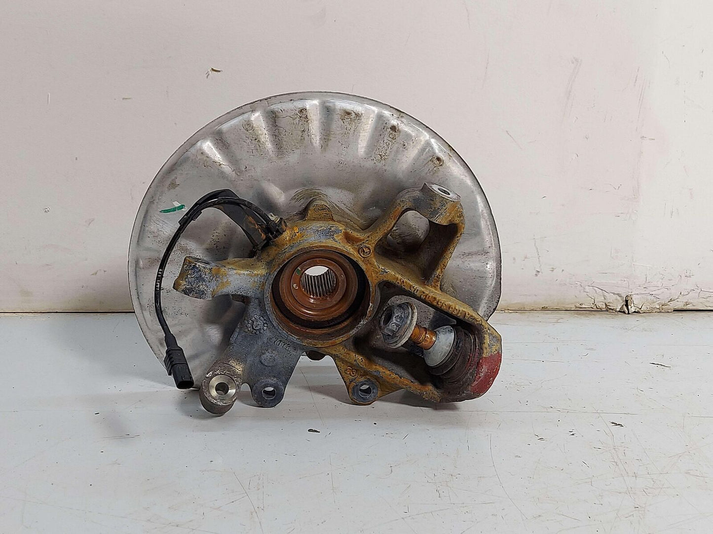 16-19 MERCEDES GLE63S AMG W166 Rear RH RIGHT Spindle Knuckle Hub 1663570900 