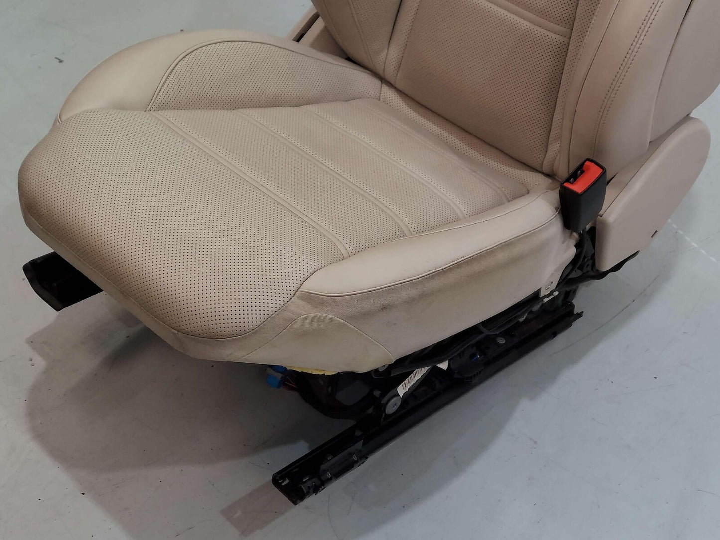 17-20 Mercedes E63s W213 Front RH Right Seat Leather Macchiato Beige 555A *Note*