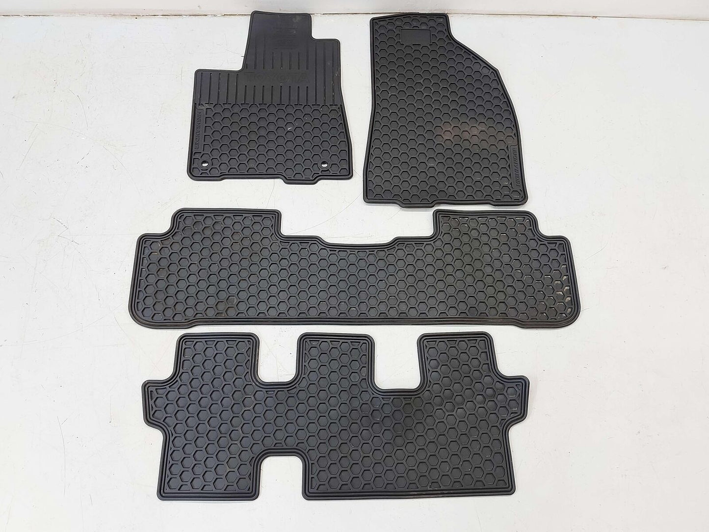 2017 TOYOTA HIGHLANDER FACTORY RUBBER FLOOR MAT MATT SET 3 ROW SEATING