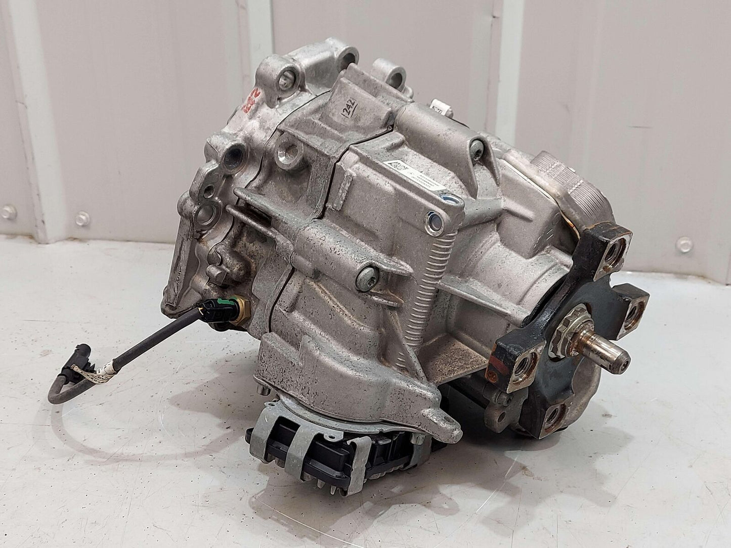 18-20 Mercedes E63s AMG W213 Front Transfer Case Gearbox A2132802200 43K KMS