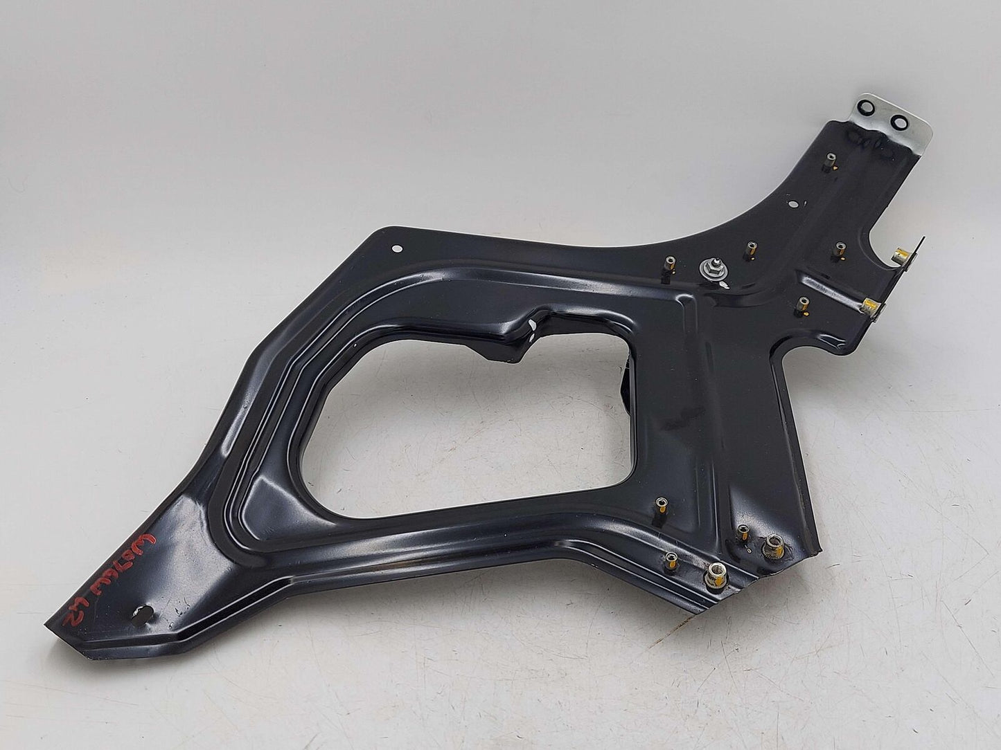 2018 Mclaren 570s Rear LH Left Lower Quarter Bracket 13A4882CP