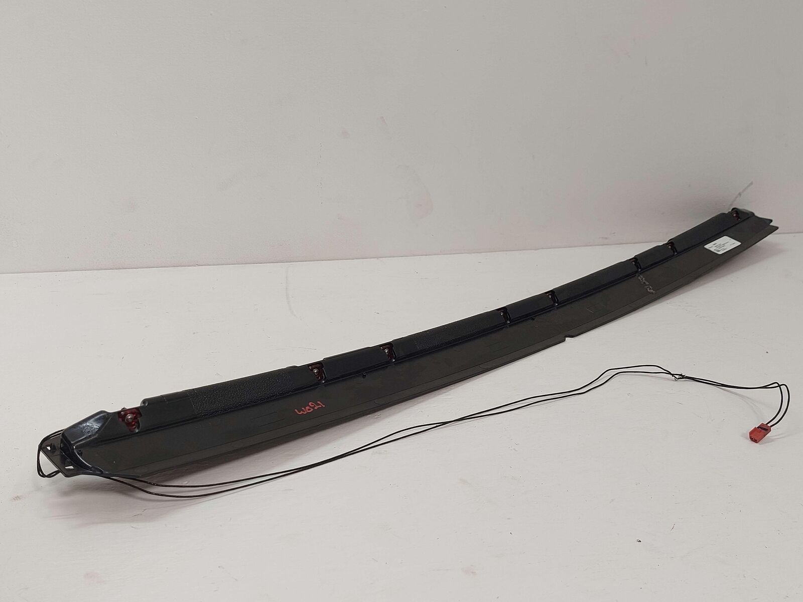 2014 Tesla S 3rd Third Brake Light Tail Lamp 6005917-00-F *Chips Gouge*