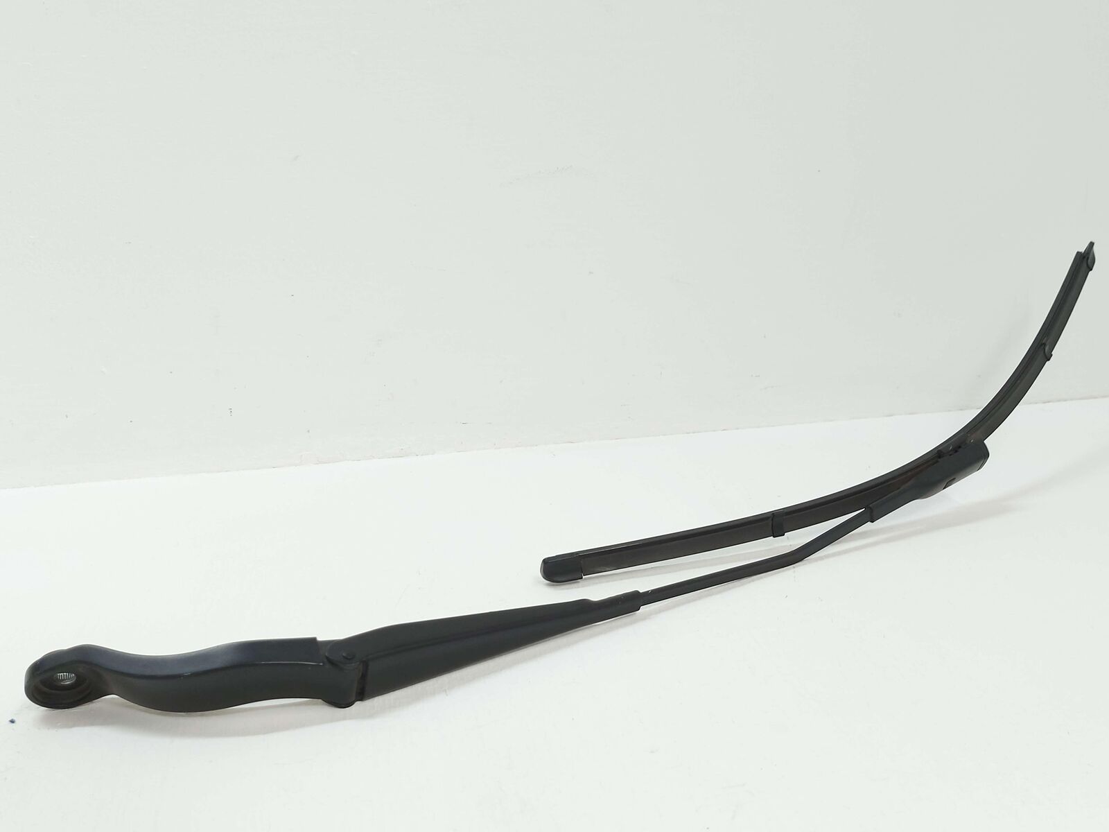 15-24 PORSCHE MACAN 95B S FRONT LEFT WINDSHIELD WIPER ARM 95B955407