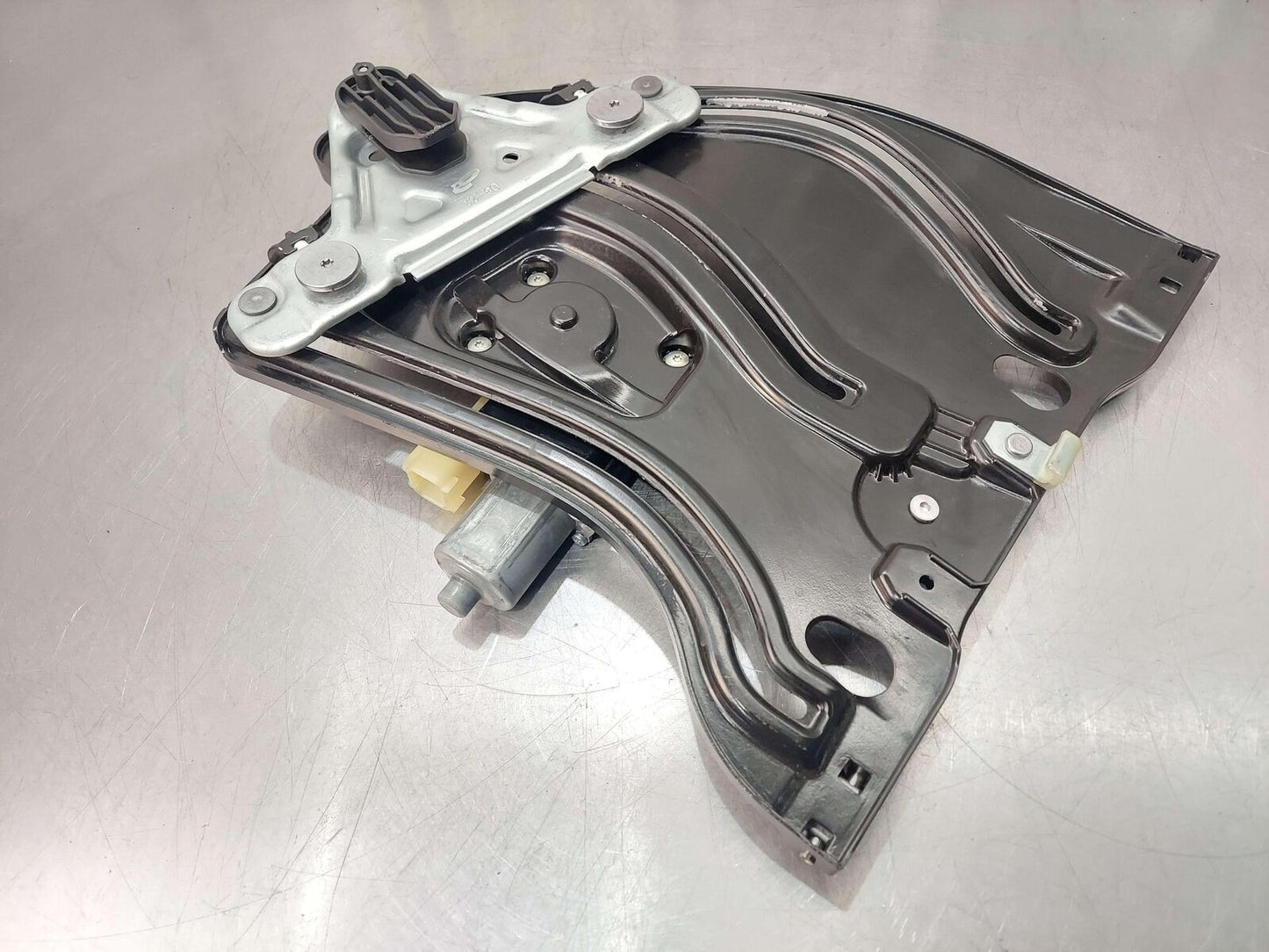 2024 ASTON MARTIN DB12 VOLANTE RIGHT QUARTER GLASS REGULATOR CONVERTABLE