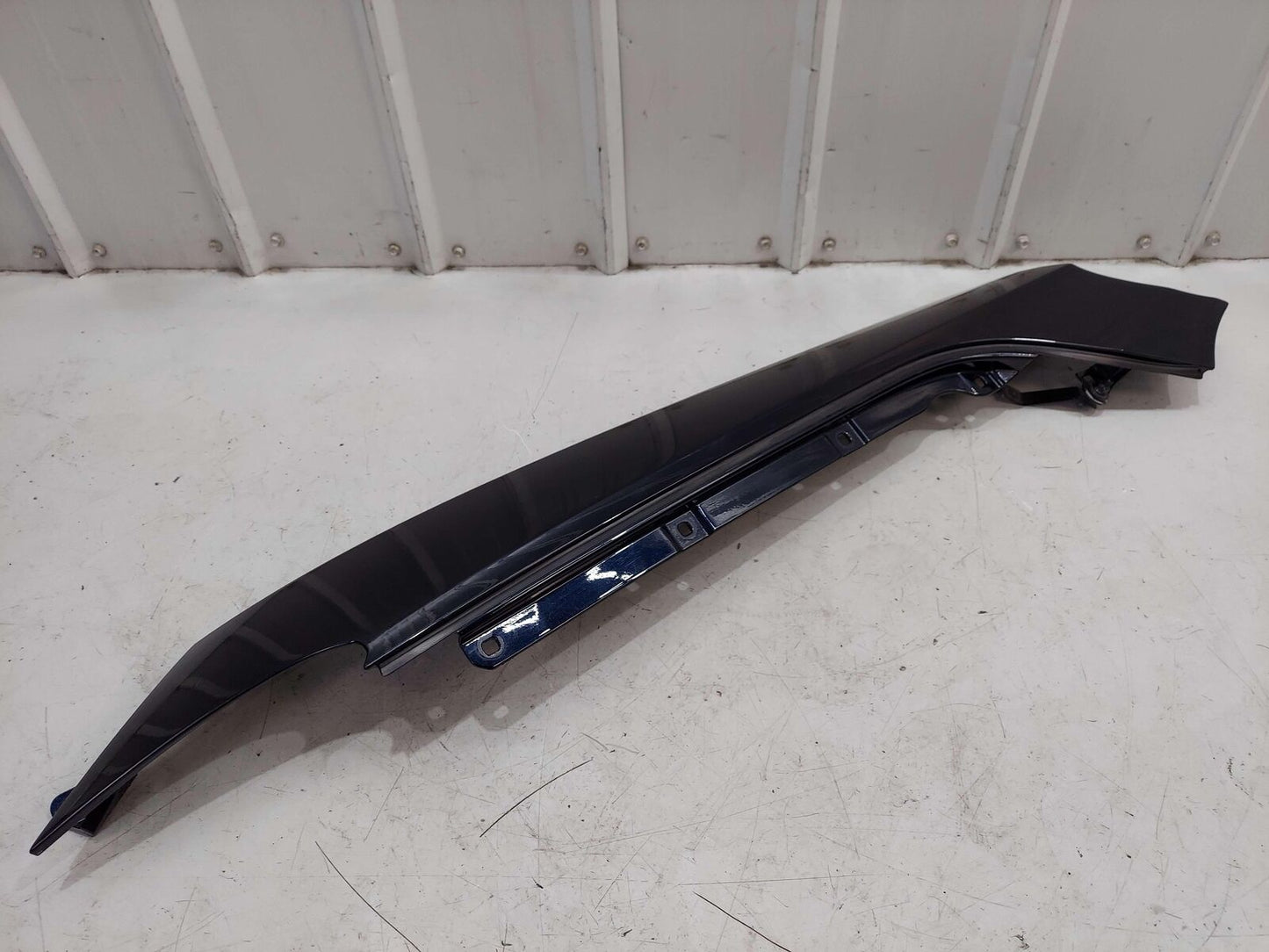 2024 ASTON MARTIN DB12 VOLANTE FRONT RIGHT FENDER UPPER ULTRAMARINE BLACK *NOTE