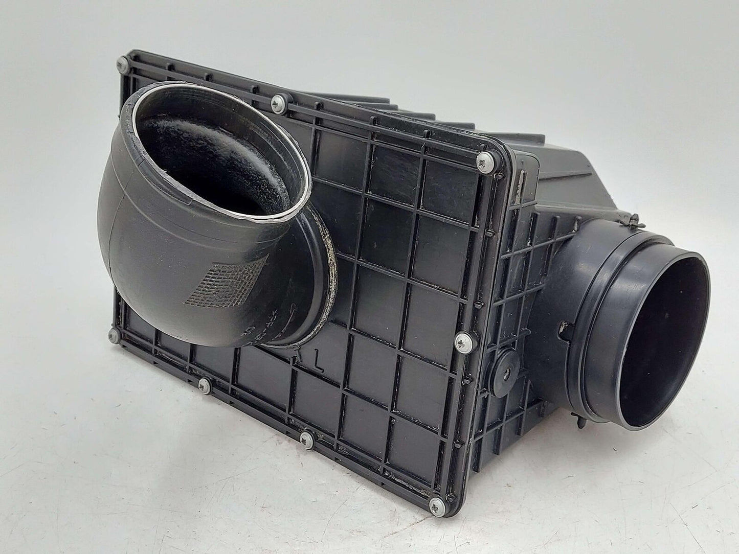 2018 Mclaren 570s RH Right Air Intake Cleaner Housing 11F087502