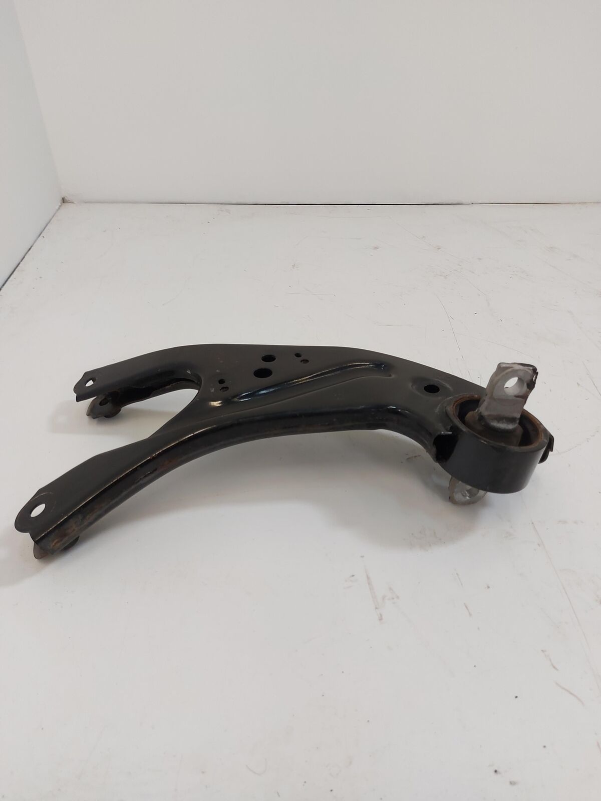 20-22 TOYOTA HIGHLANDER REAR RH Right Lower Control Arm Trailing Arm 22K KM'S