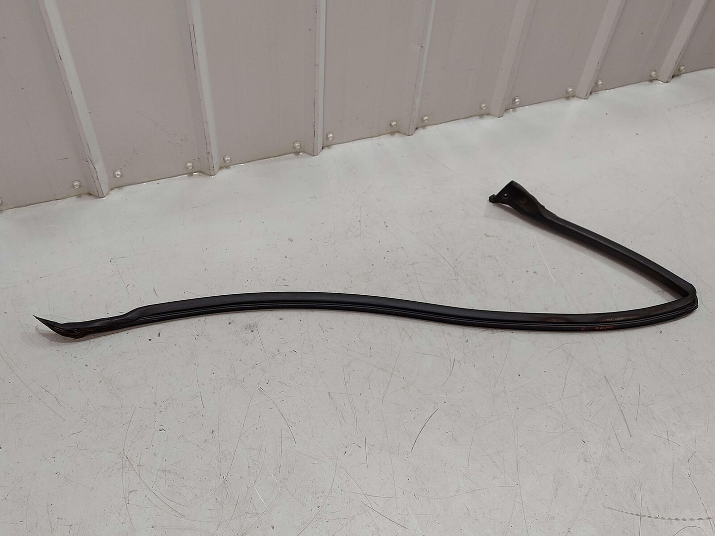 91 Nissan Skyline R32 Left Door Upper Hinge Weather Strip Moulding W/Trim *Note