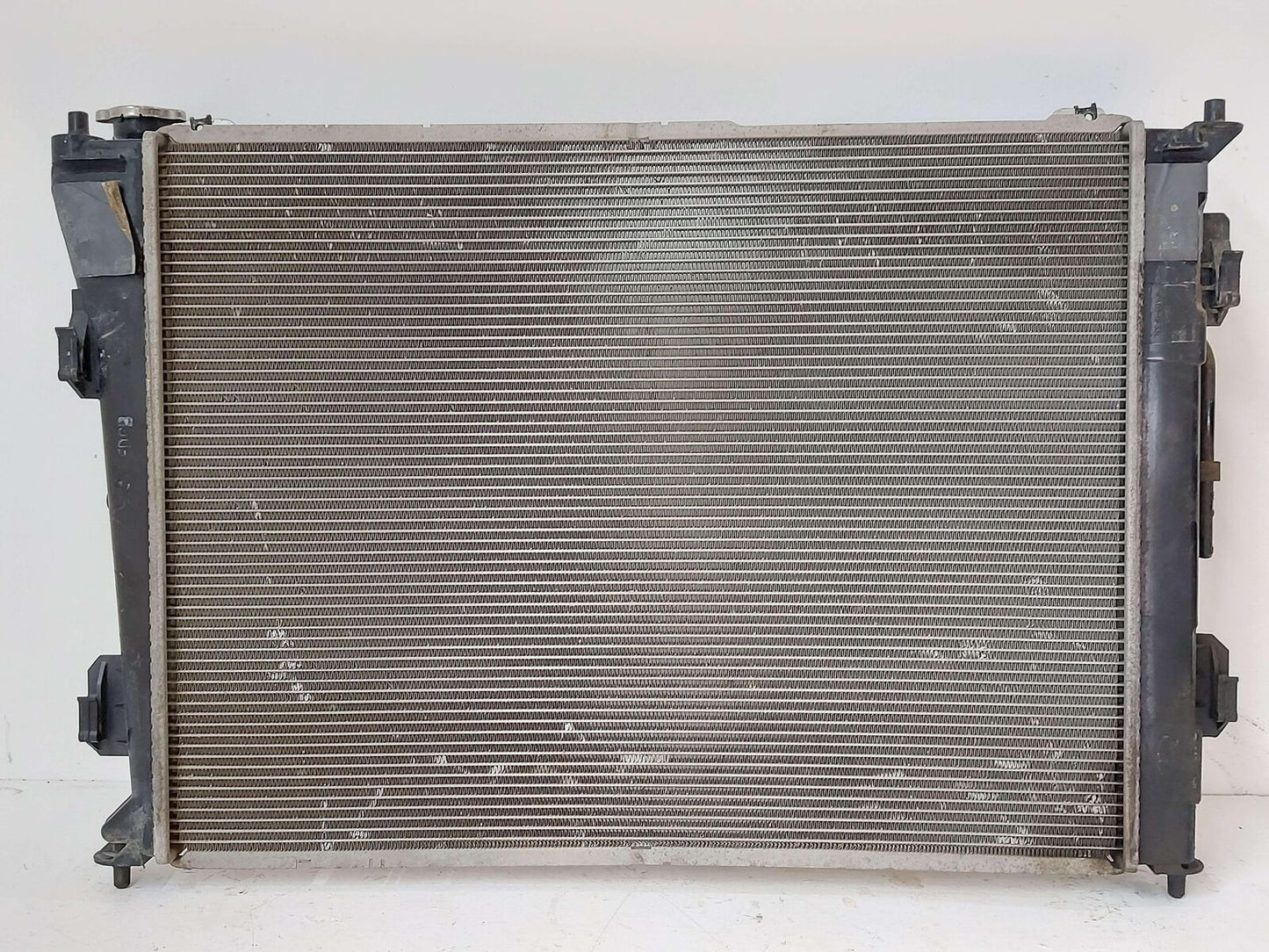 11-13 HYUNDAI SONATA COOLANT RADIATOR 2.4L AT AUTO 253103Q500 *FINS BENT*