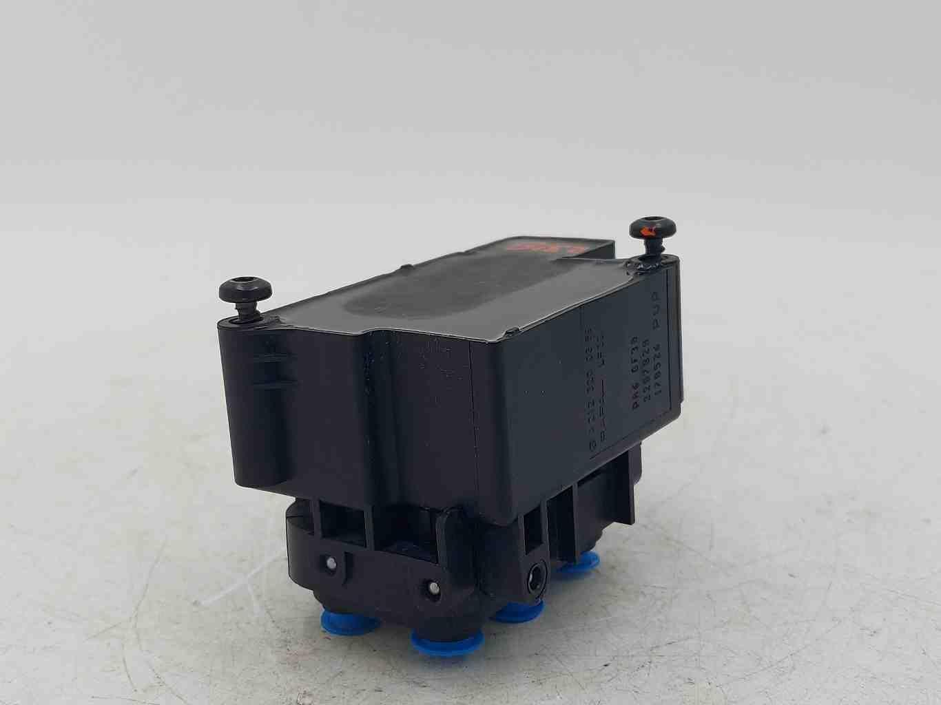 16-19 MERCEDES W166 GLE63S AMG AIR RIDE AIRMATIC SUSPENSION SUPPLY VALVE BLOCK