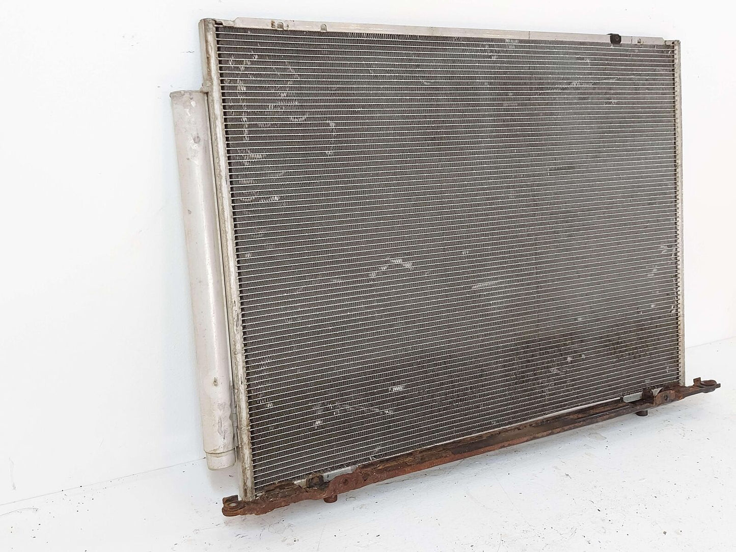 04-10 TOYOTA SIENNA AC A/C AIR CONDITIONING CONDENSER 640405 *FINS BENT*