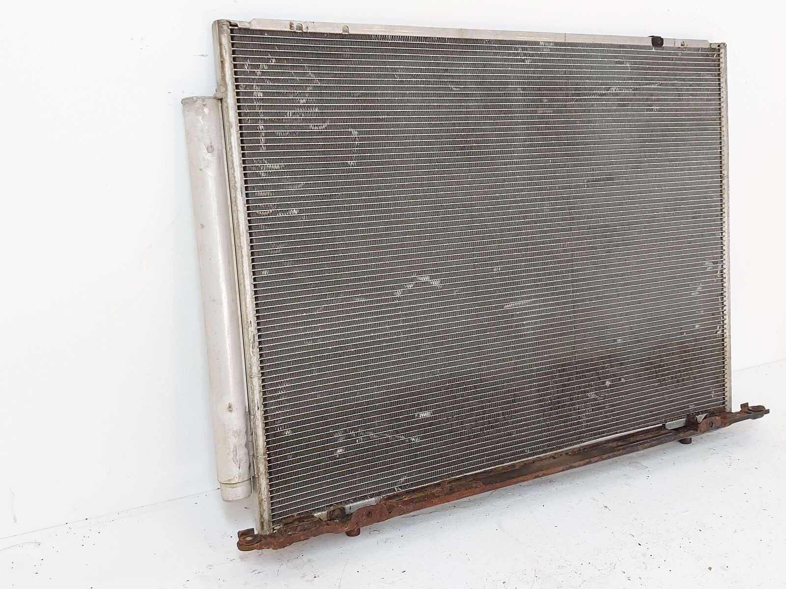 04-10 TOYOTA SIENNA AC A/C AIR CONDITIONING CONDENSER 640405 *FINS BENT*