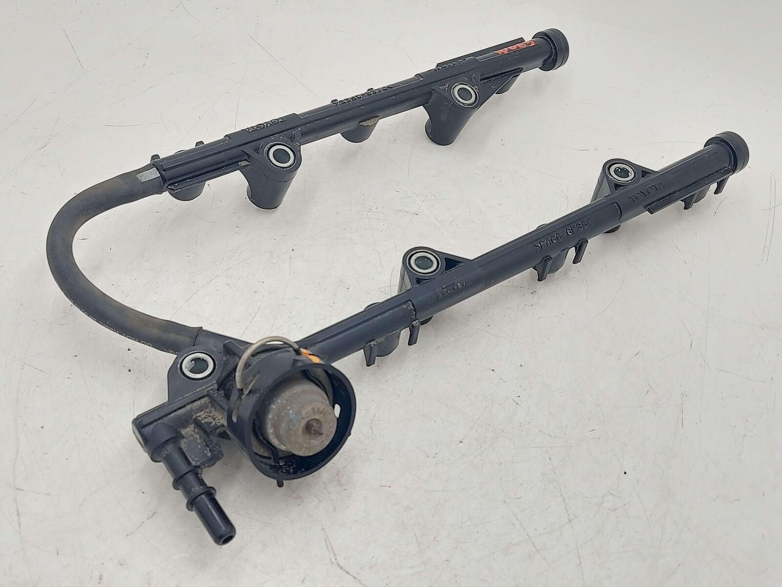 2015 TOYOTA SIENNA 3.5L FUEL INJECTOR INJECTION RAIL 2GRFE