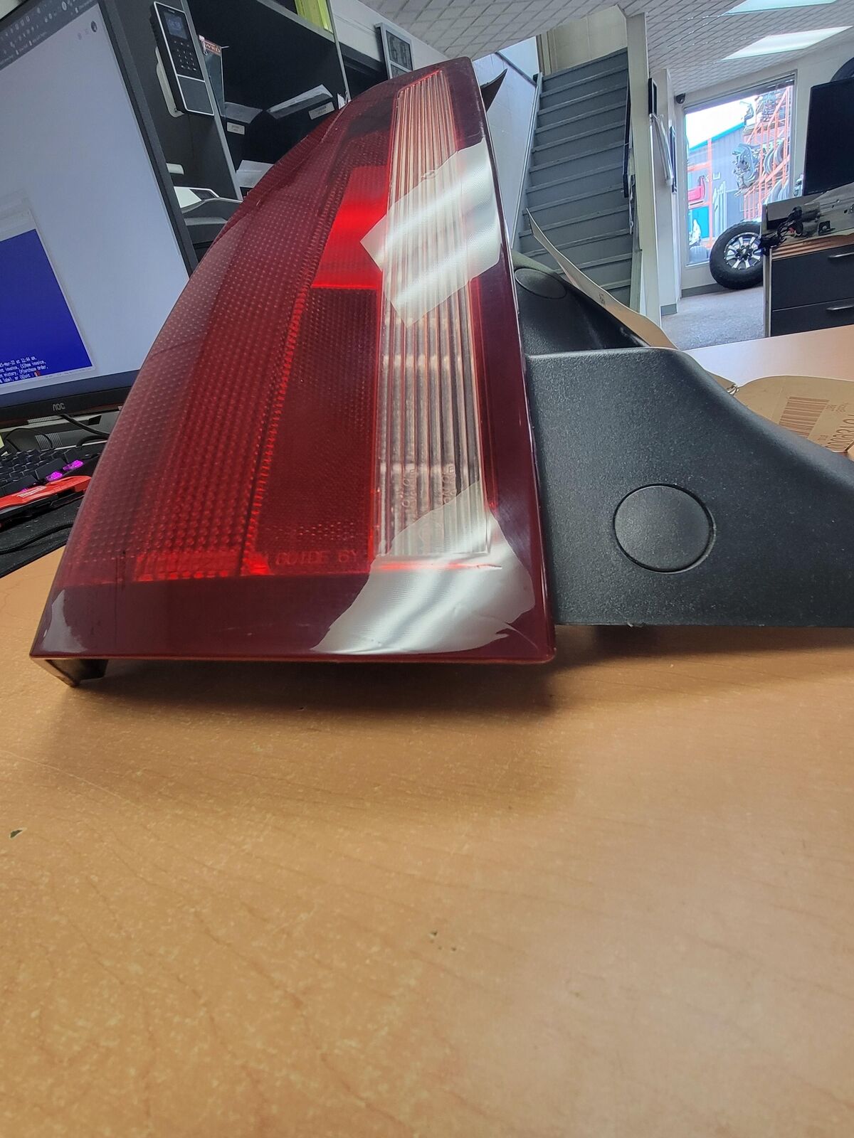 04-09 Cadillac XLR LH Left Tail Light Lamp *Minor Chip/Scratches*