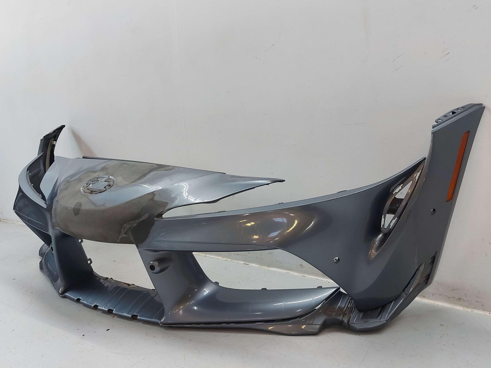 20-23 TOYOTA GR SUPRA FRONT BUMPER TURBULENCE GRAY METALLIC D03 *NOTE