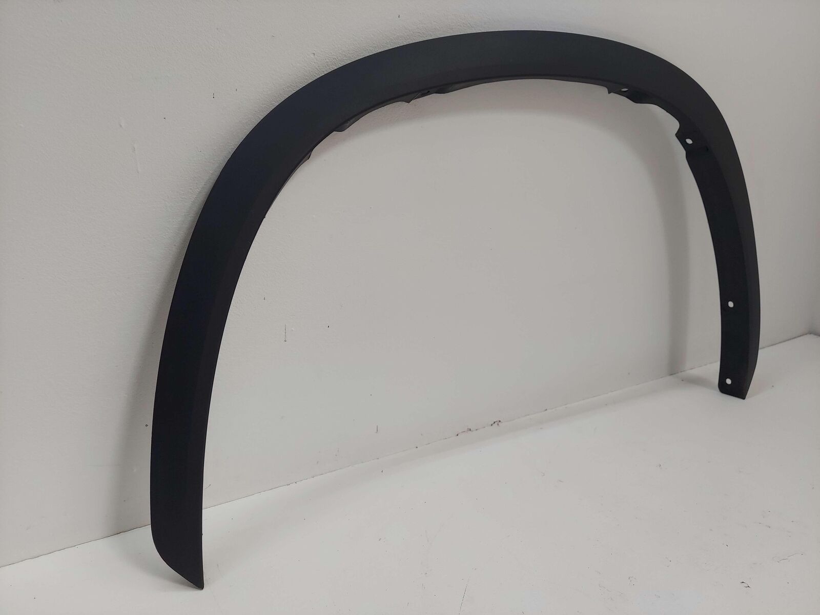 2020 TOYOTA HIGHLANDER FRONT LEFT FENDER FLARE BLACK TEXTURED *MISC MARKS*