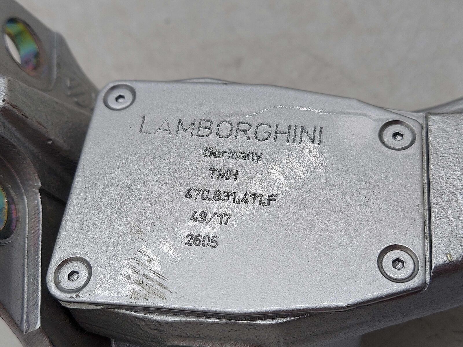 2018 LAMBORGHINI AVENTADOR S LP740-4 FRONT LEFT DOOR HINGE COUPE 470831411F