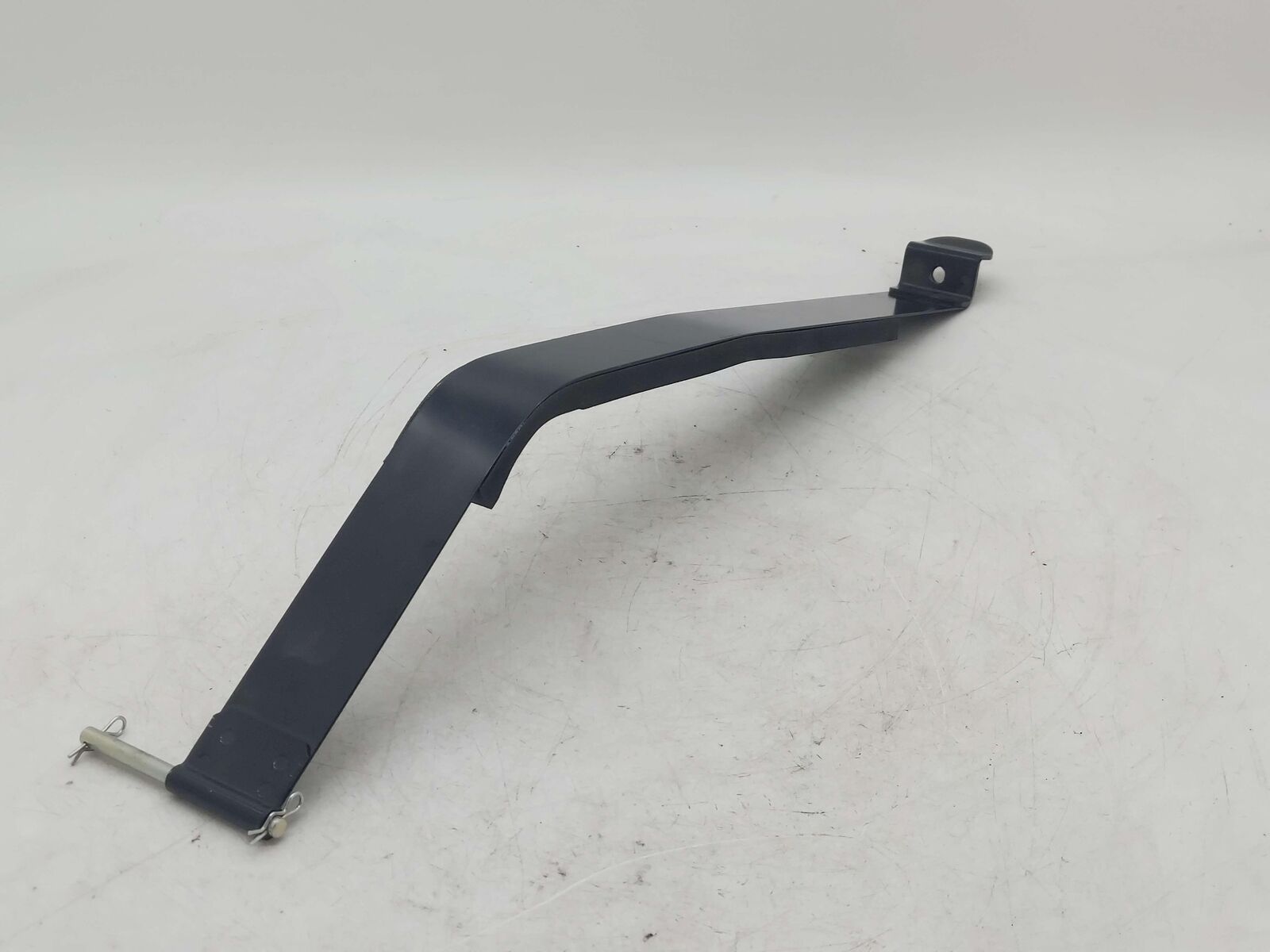 2010 Maserati GranTurismo S M145 Coupe RIGHT FUEL TANK STRAP