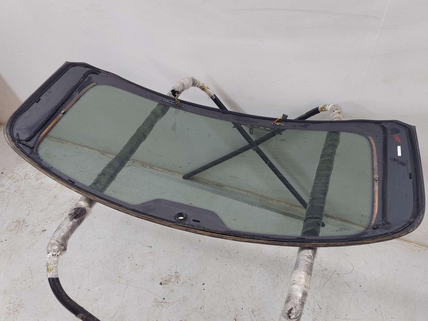 11-18 PORSCHE CAYENNE 958 92A REAR WINDOW GLASS 7P5845051AA *MINOR SCRTACHES*