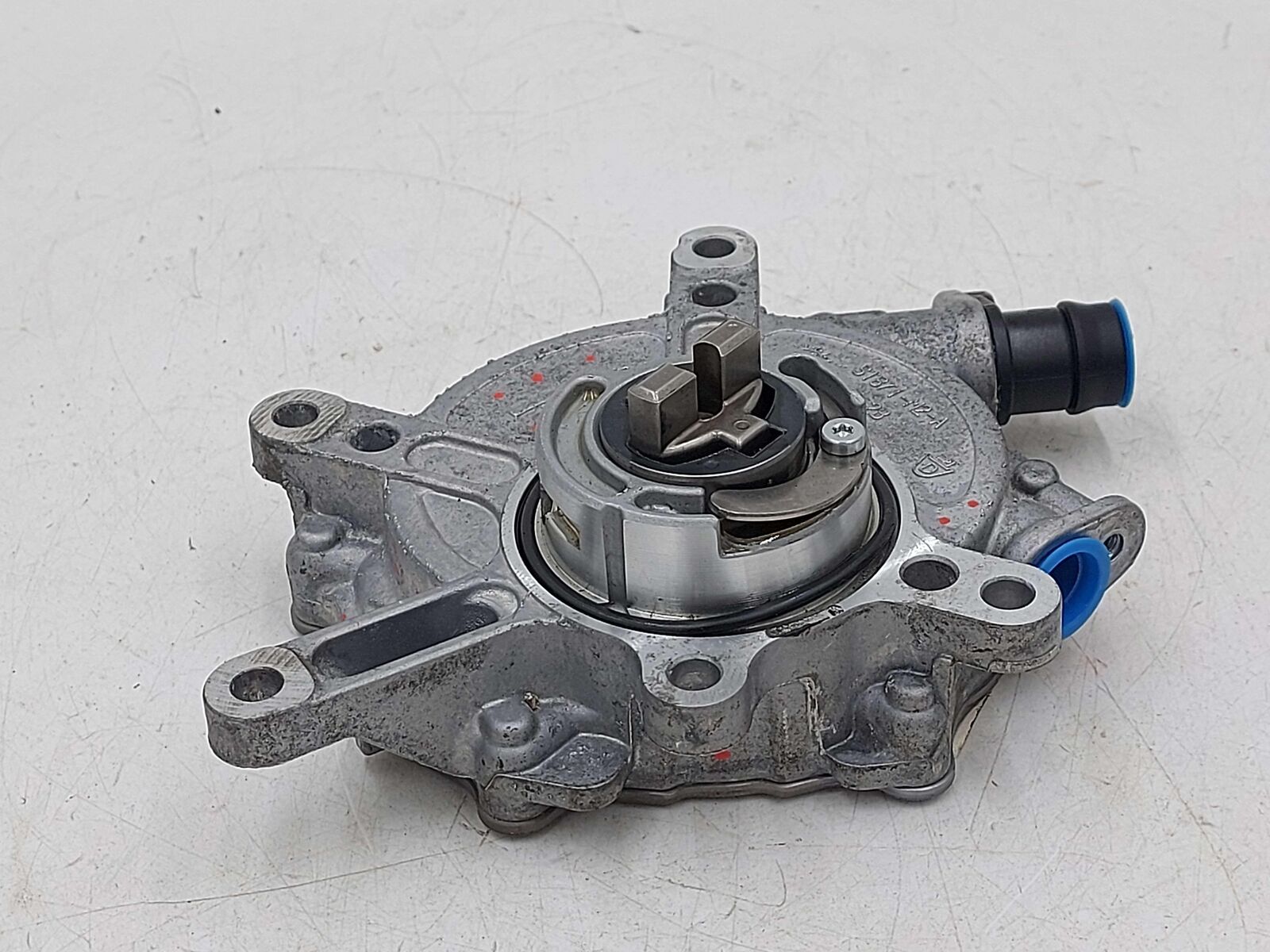 12-21 MERCEDES C43 3.0L ENGINE BRAKE VACUUM PUMP A2760102914 A2762300265