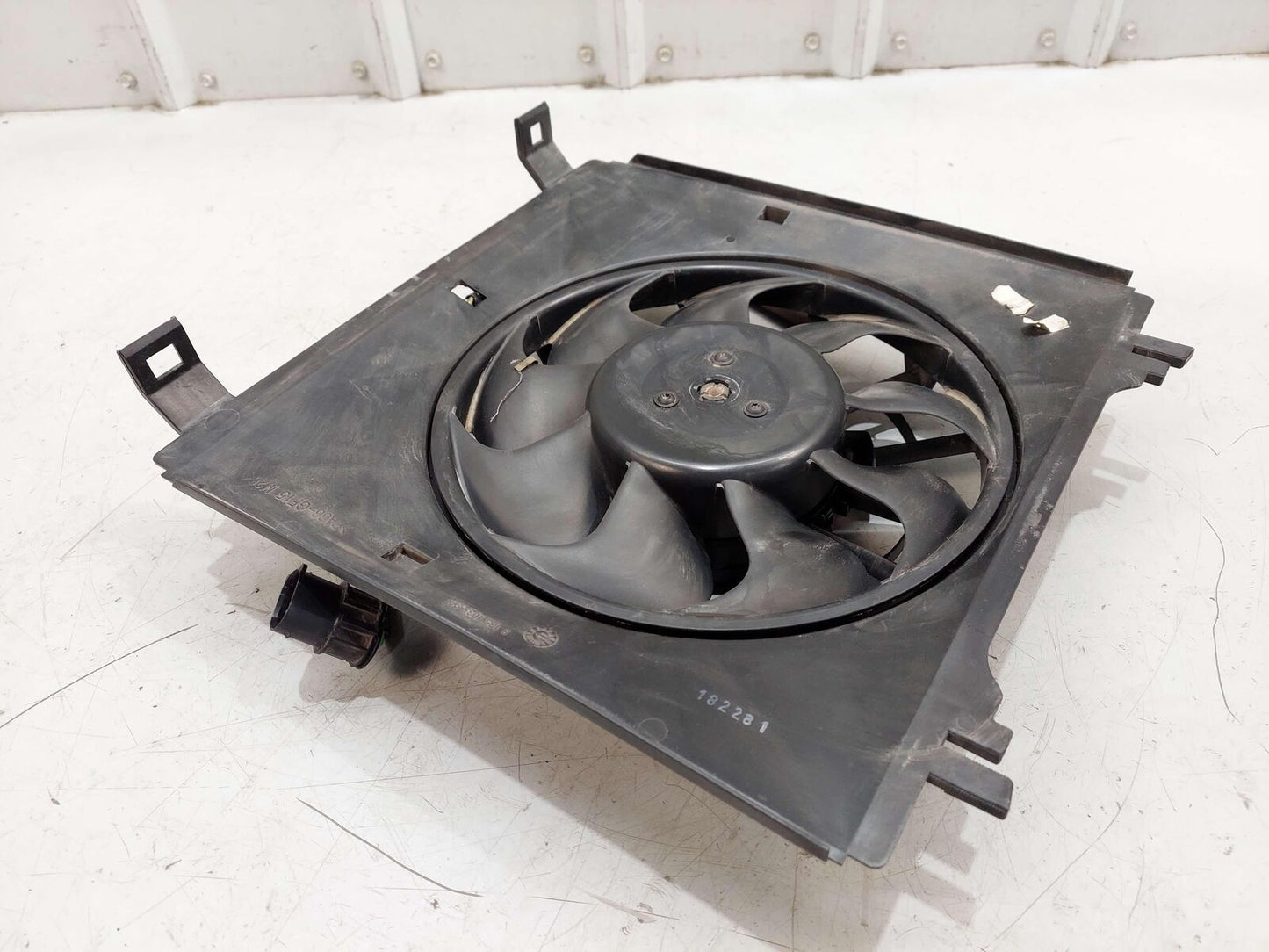 99-05 PORSCHE 911 996 CARRERA FRONT LEFT RADIATOR ELECTRIC COOLING FAN MOTOR