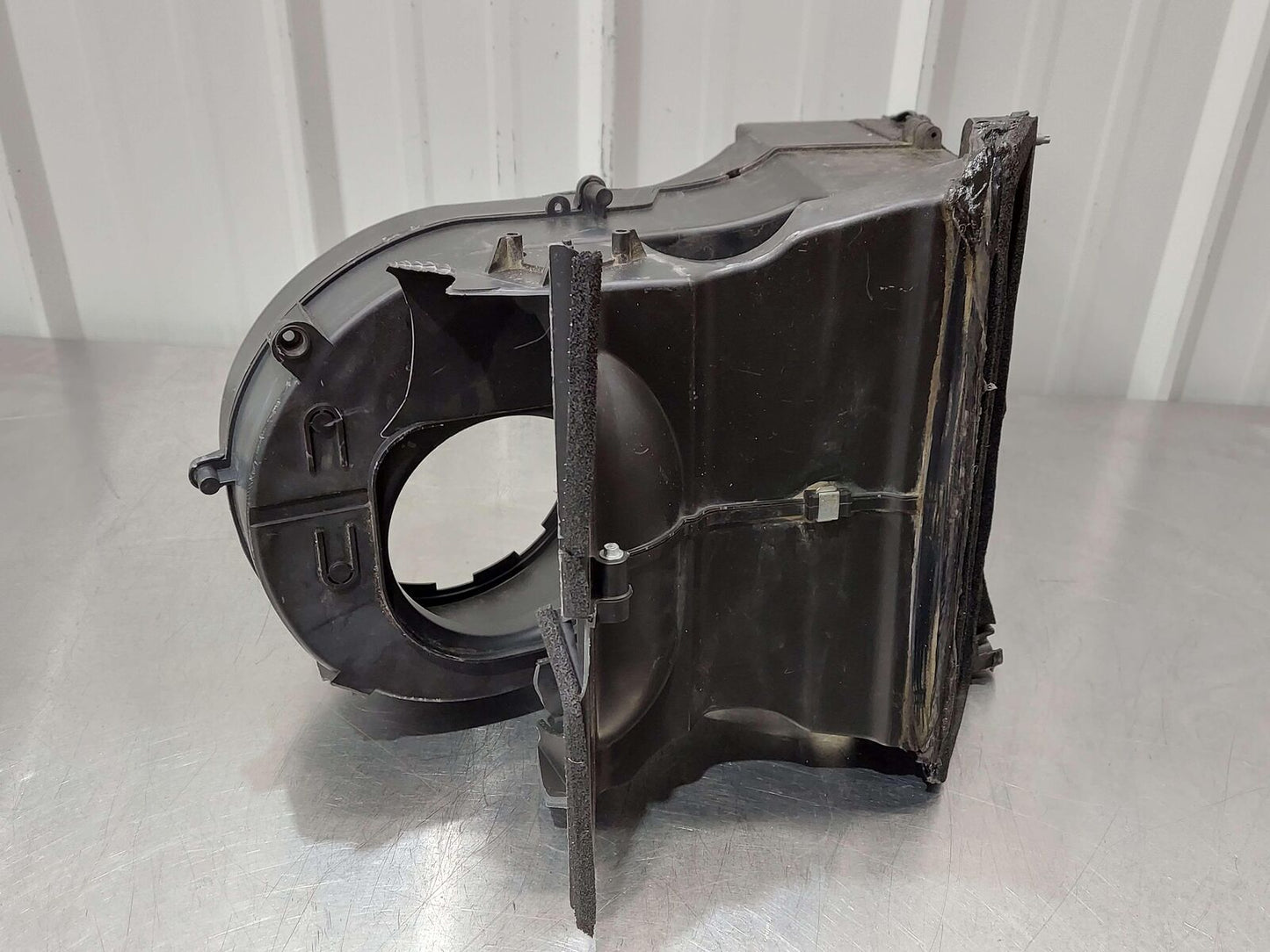 2018 Mclaren 720s hvac Heater Blower Motor Housing *Mount Broken*