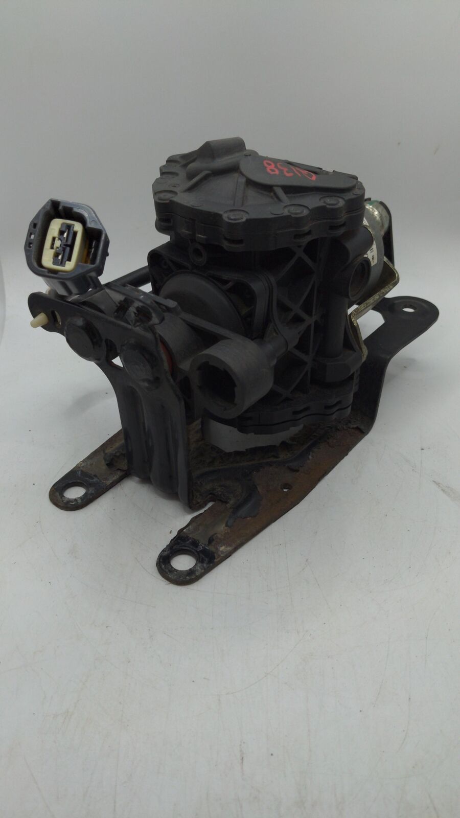 2014 TESLA S BRAKE SERVO BOOSTER VACUUM PUMP 105074